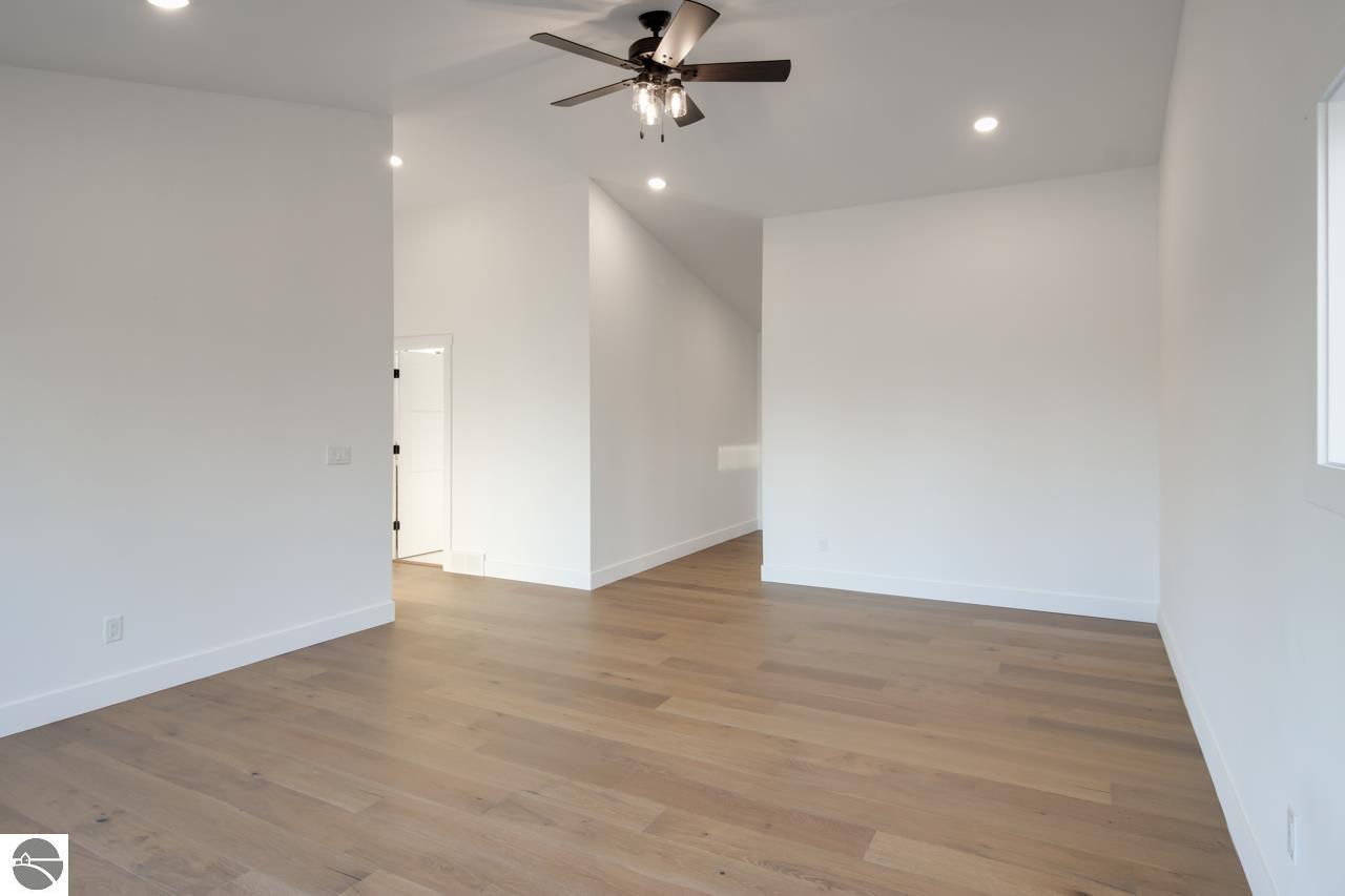 4584 S West Bay Shore