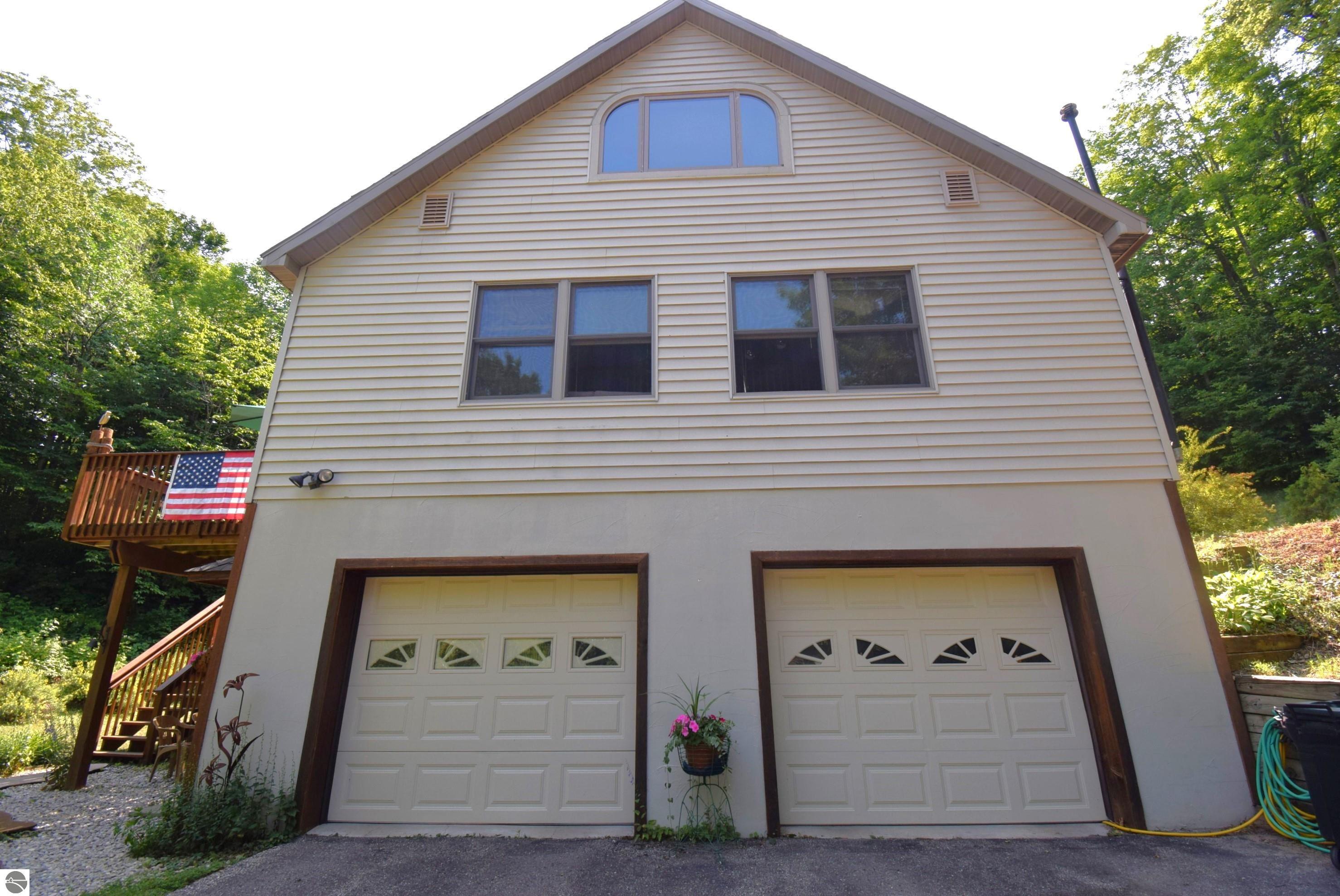 6019 Pincherry Road