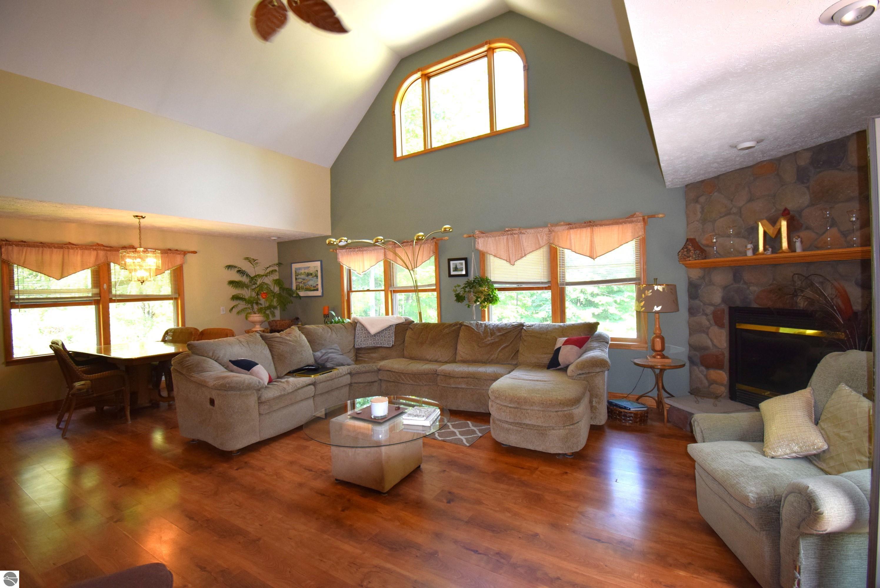 6019 Pincherry Road