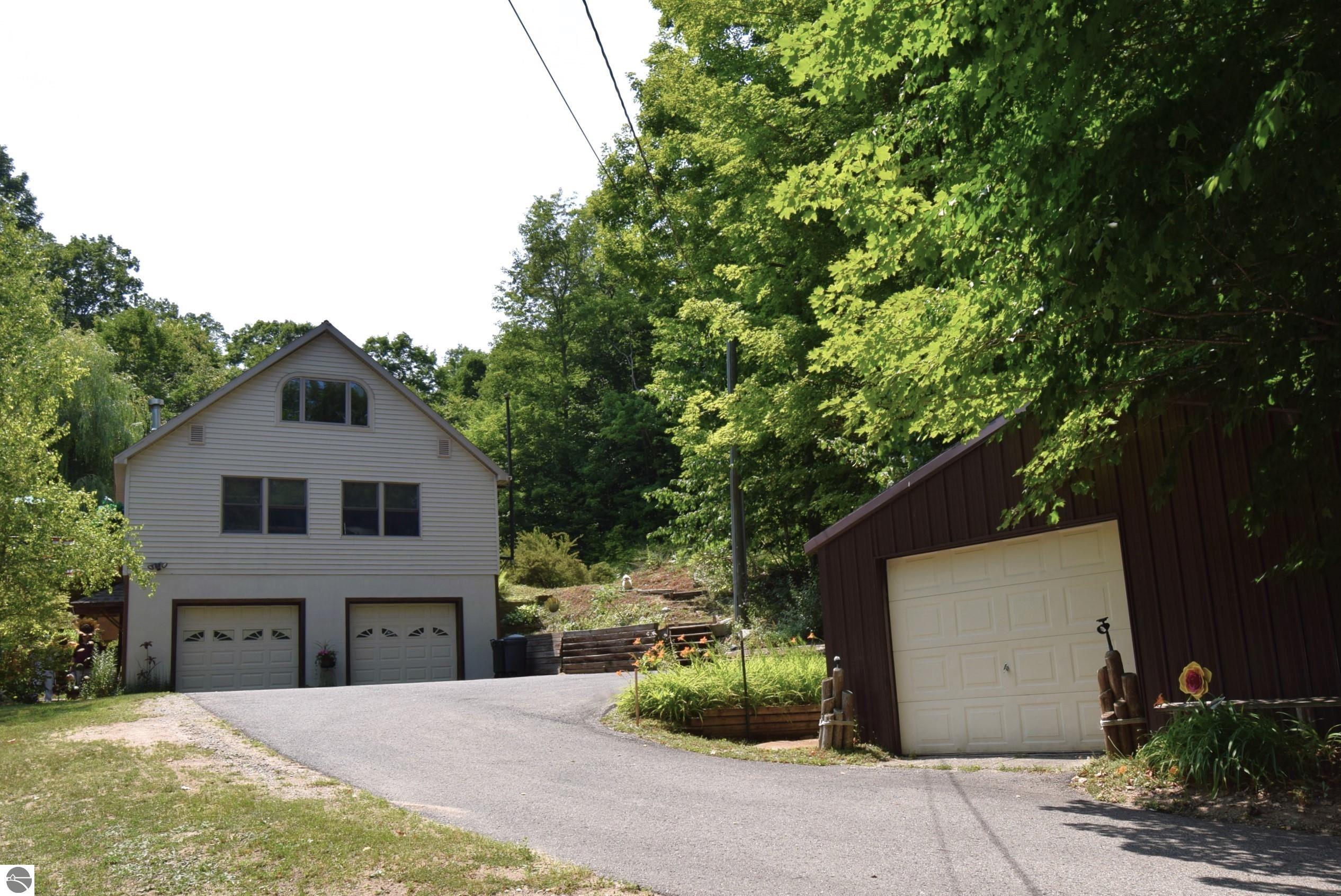 6019 Pincherry Road