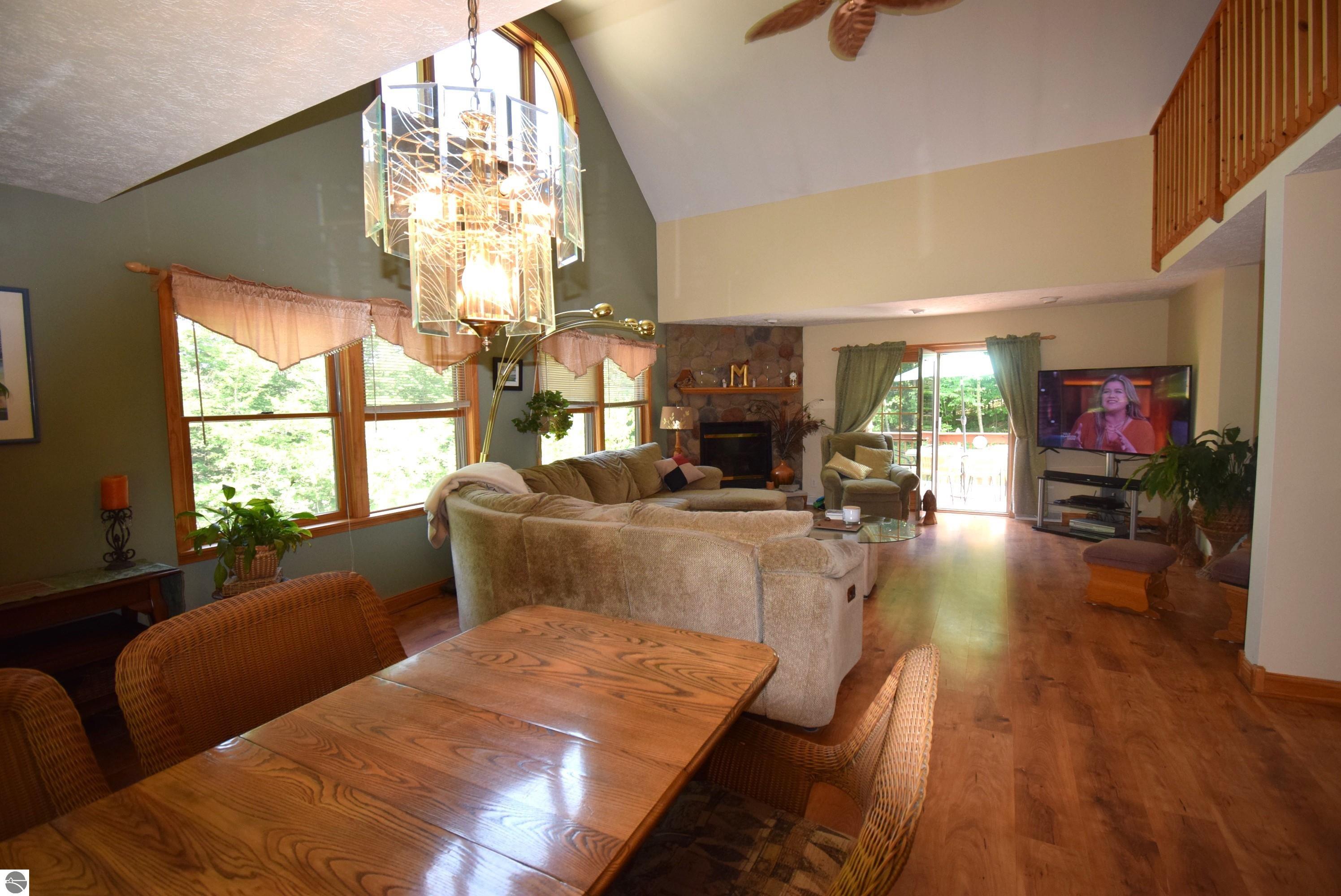 6019 Pincherry Road