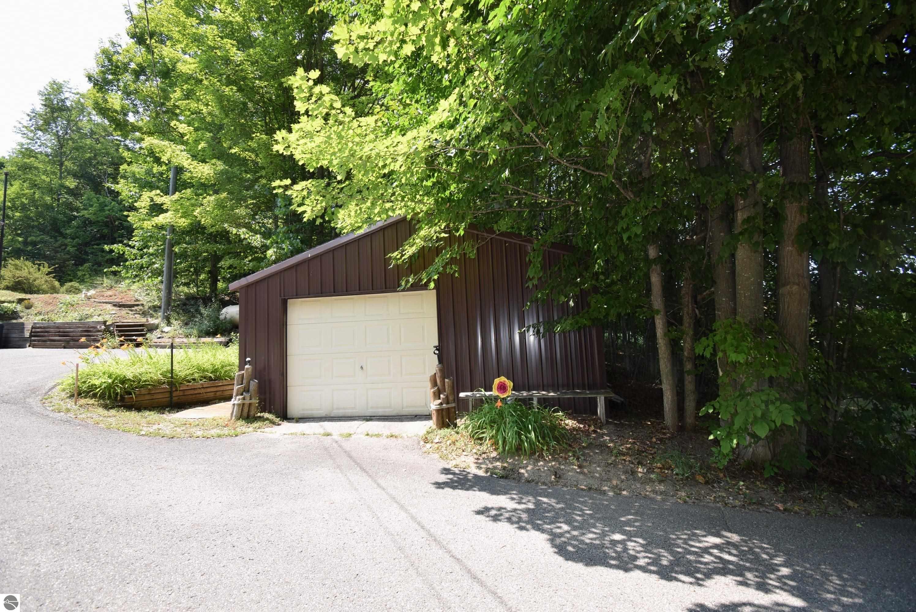 6019 Pincherry Road