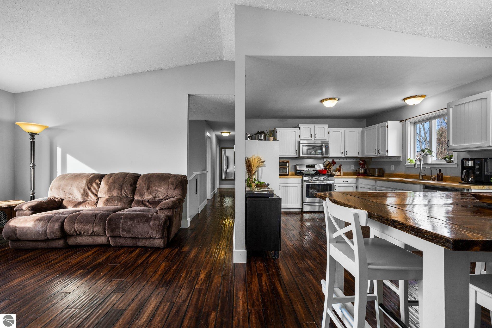 6204 Beverly Drive