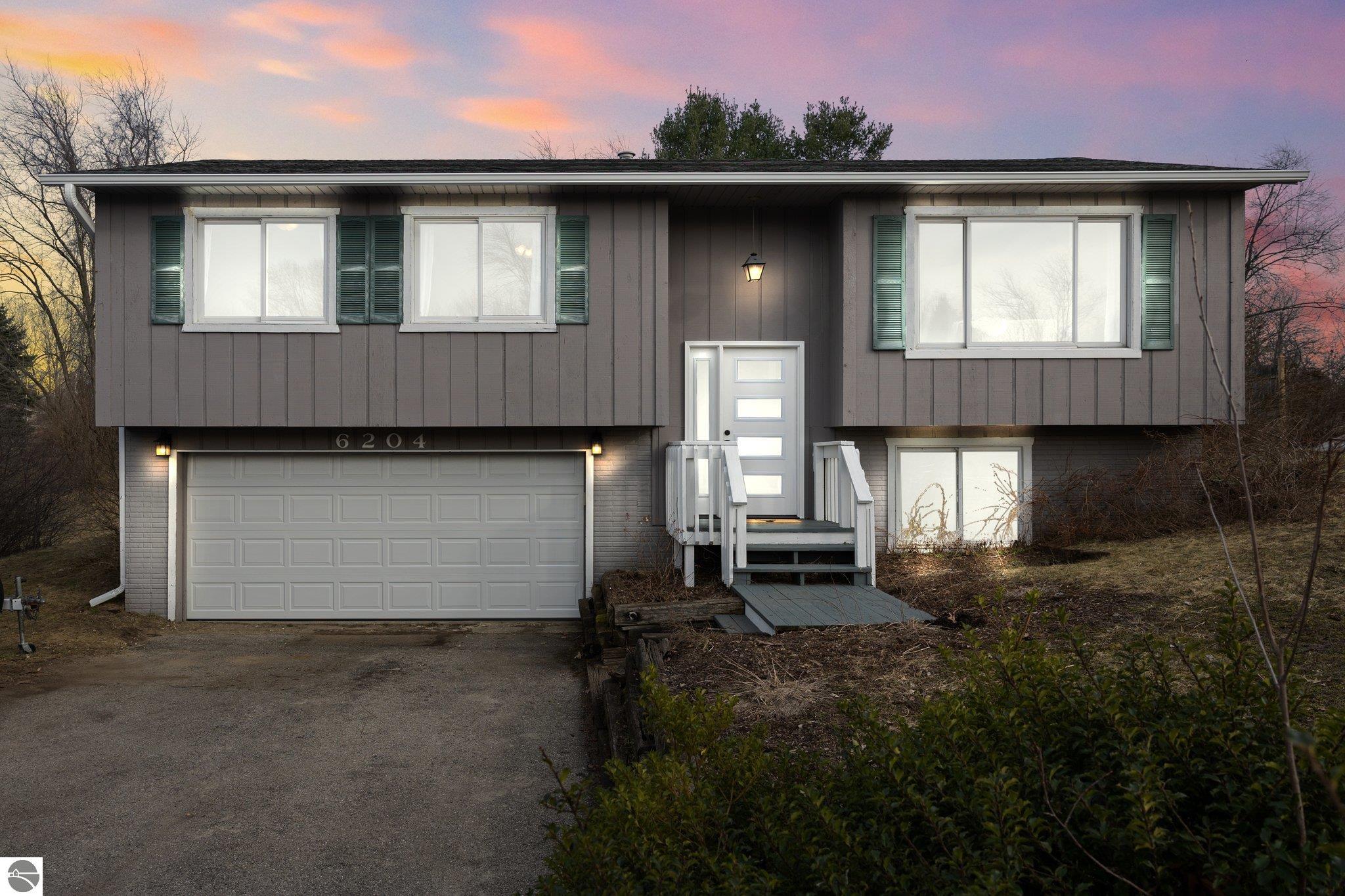 6204 Beverly Drive