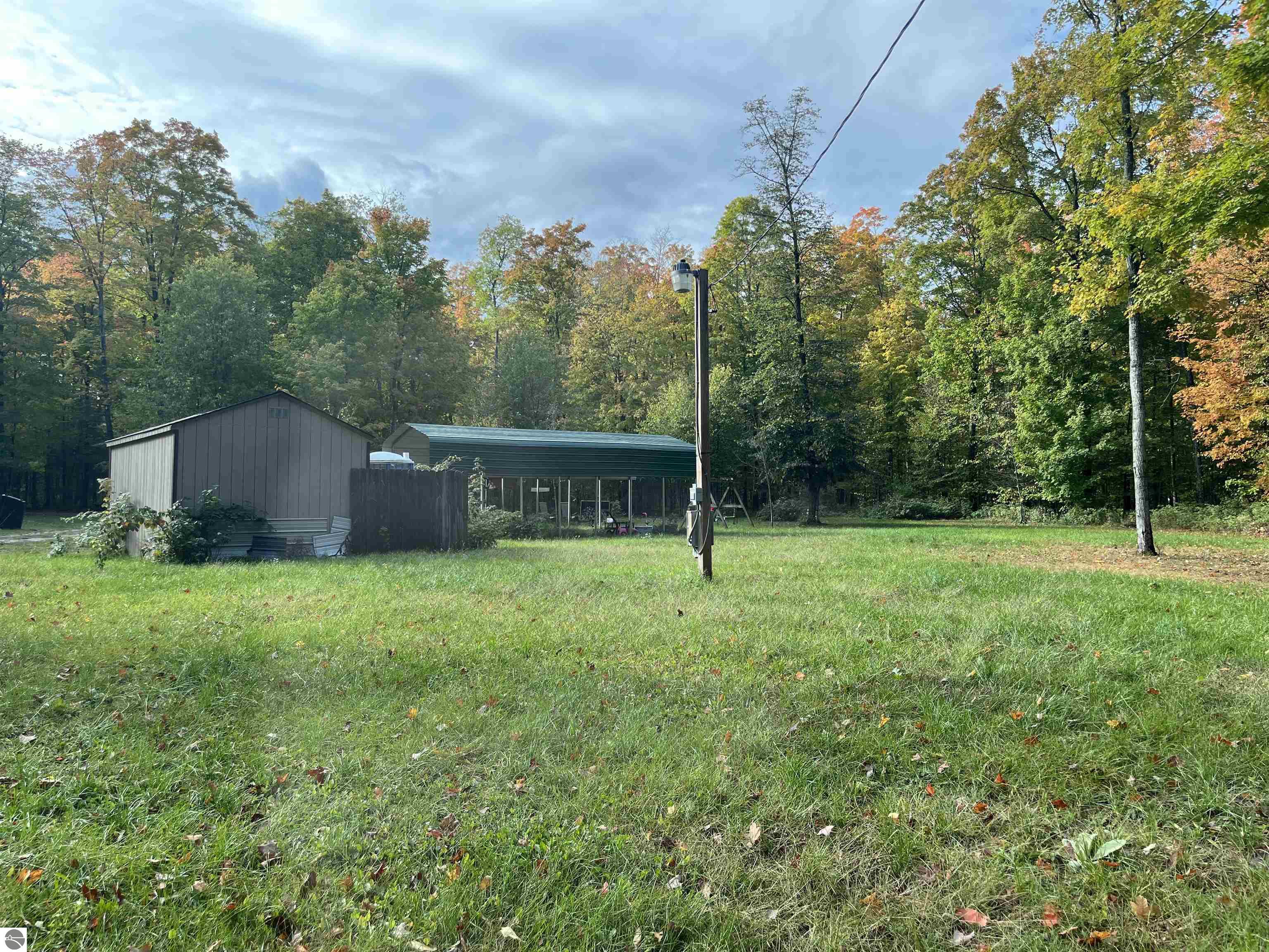5699 Greenleaf Lane