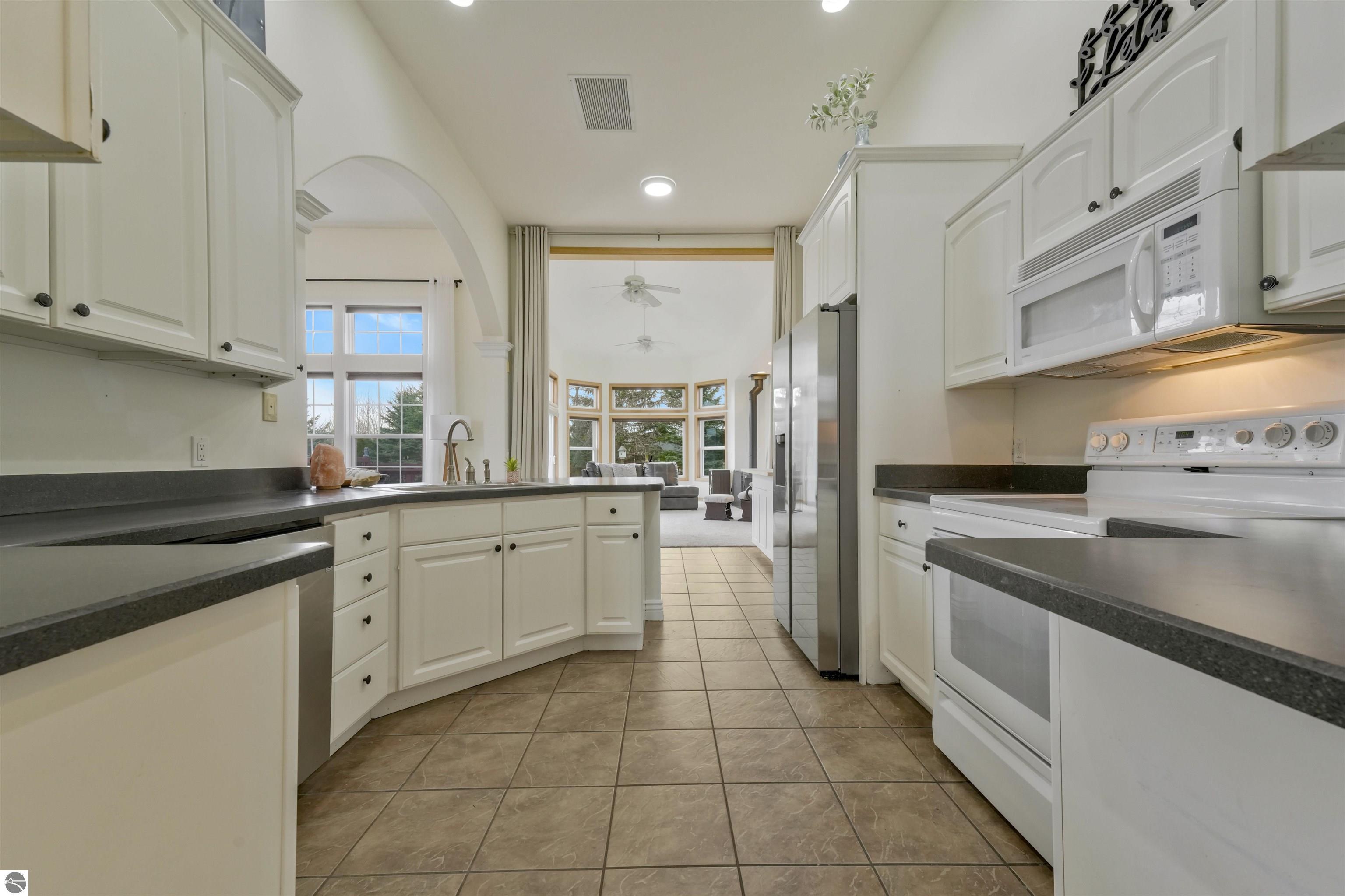 4099 Hidden Creek