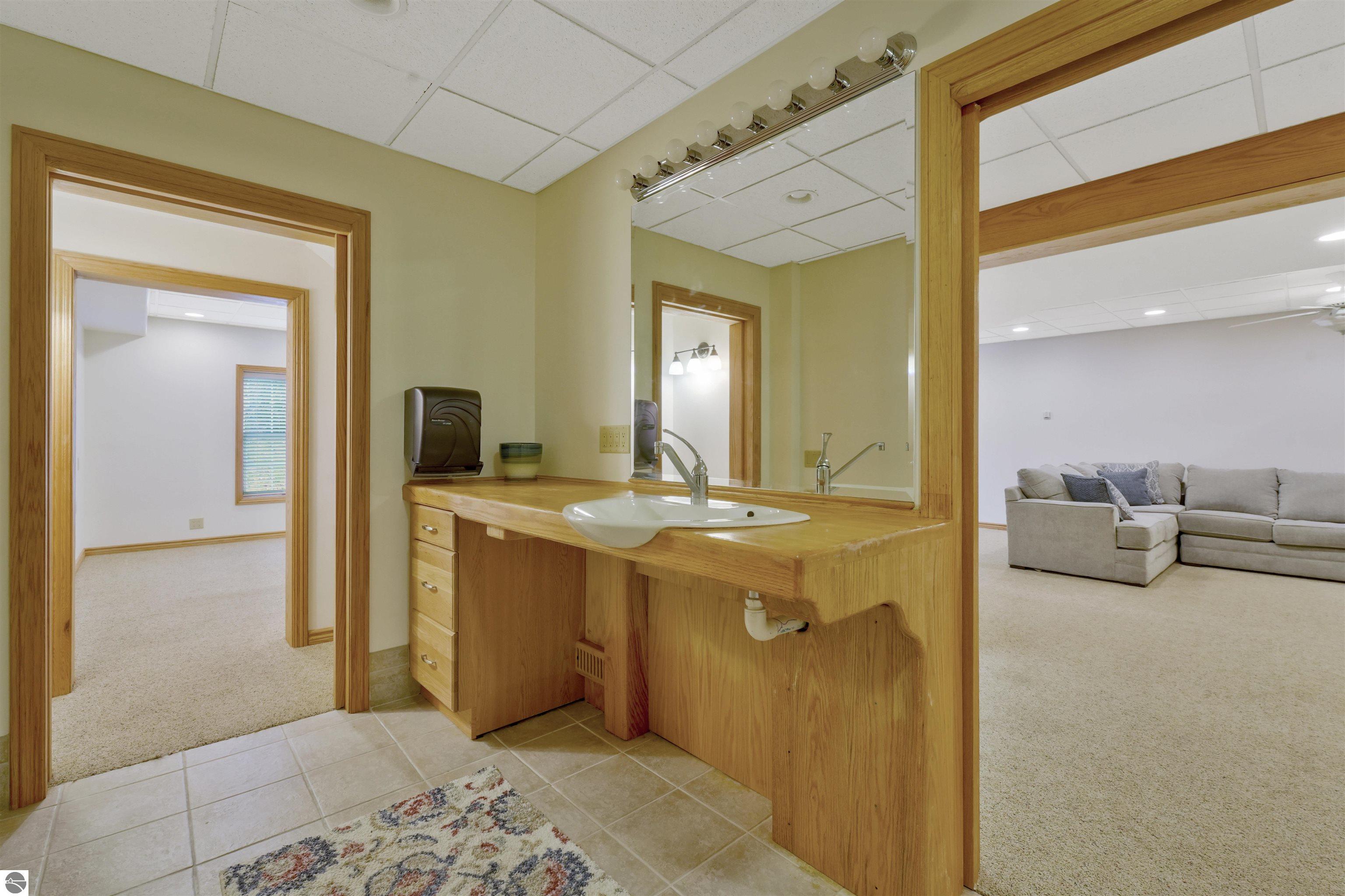 4099 Hidden Creek