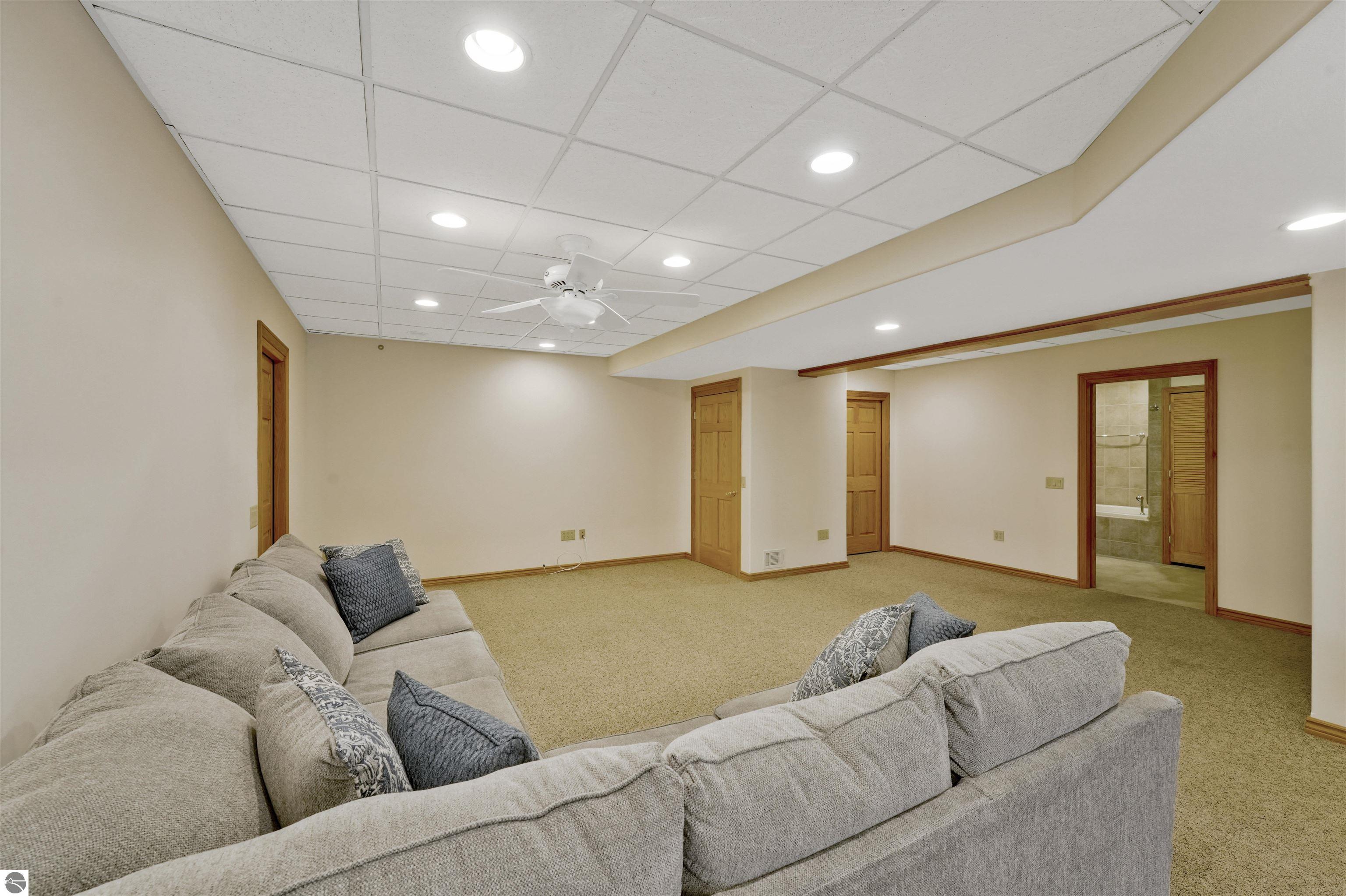 4099 Hidden Creek