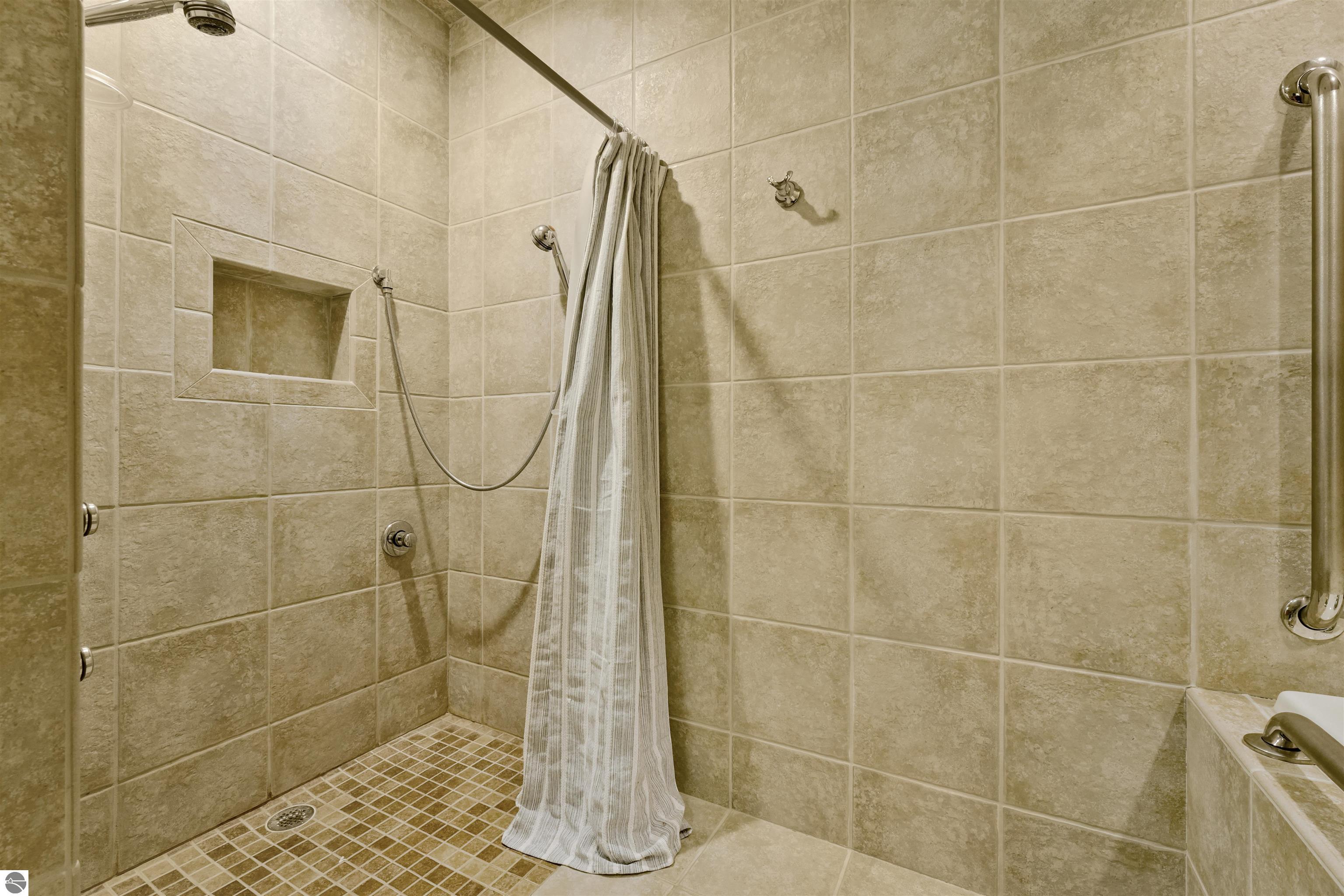 4099 Hidden Creek