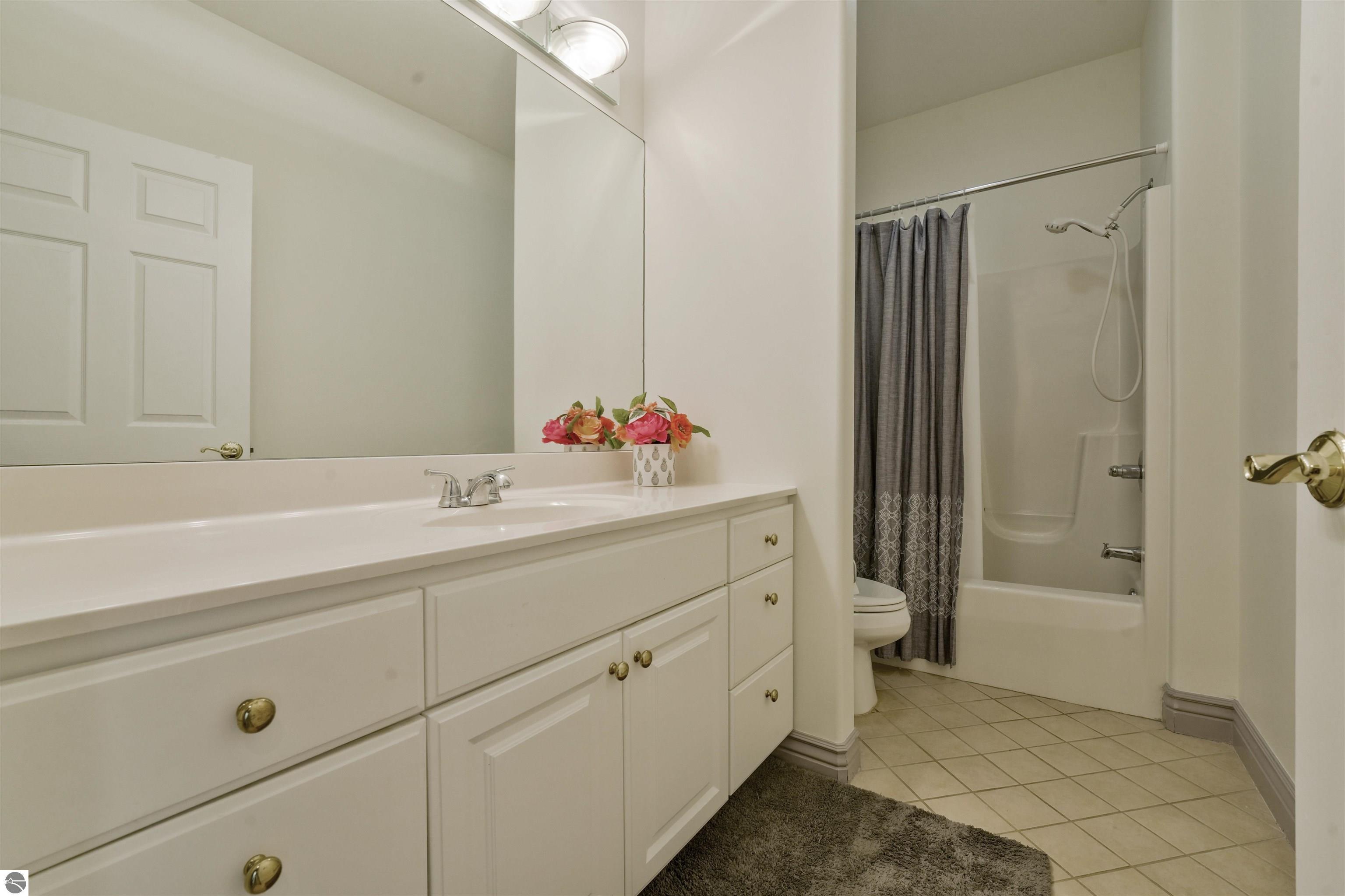 4099 Hidden Creek