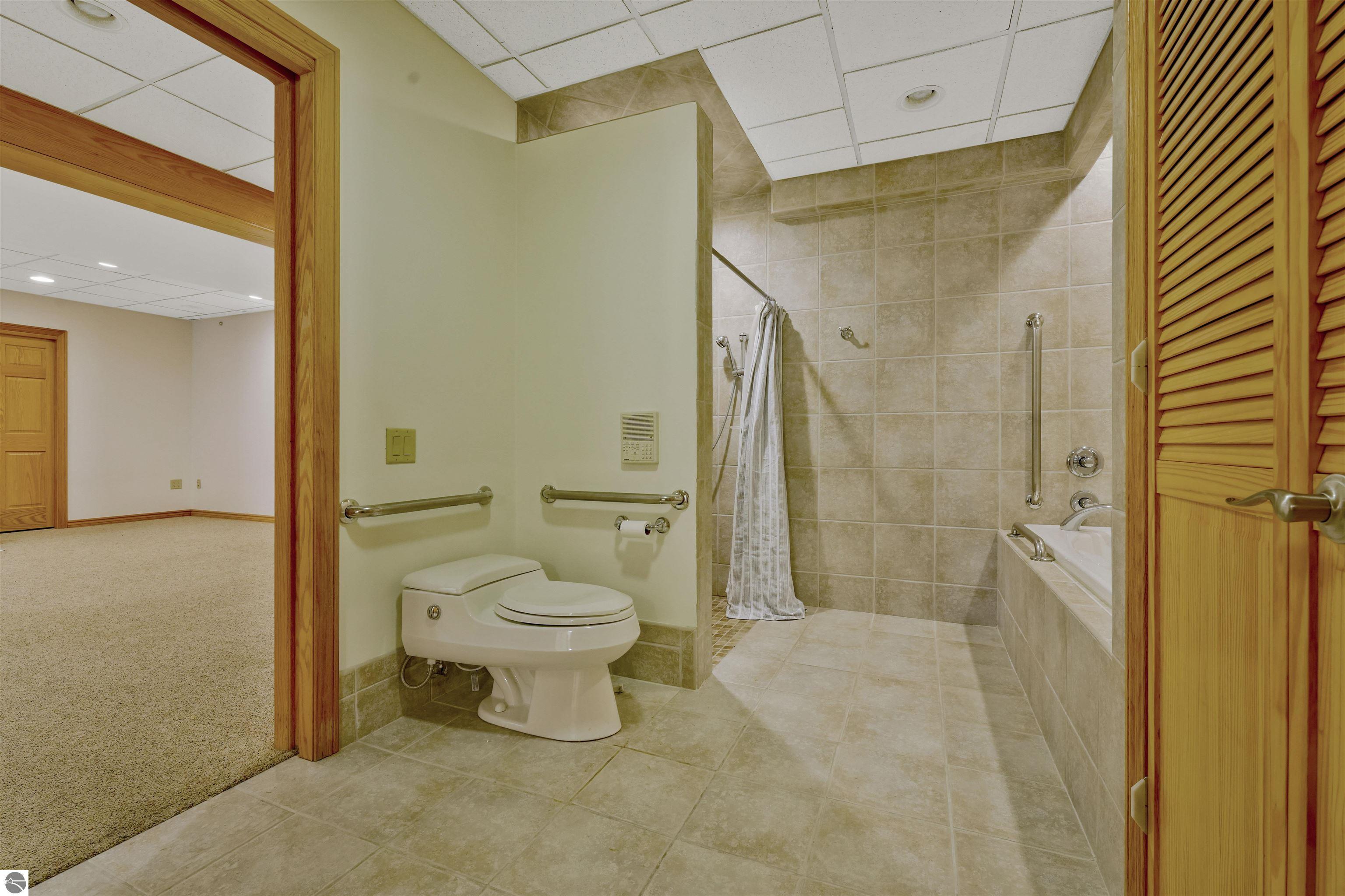 4099 Hidden Creek