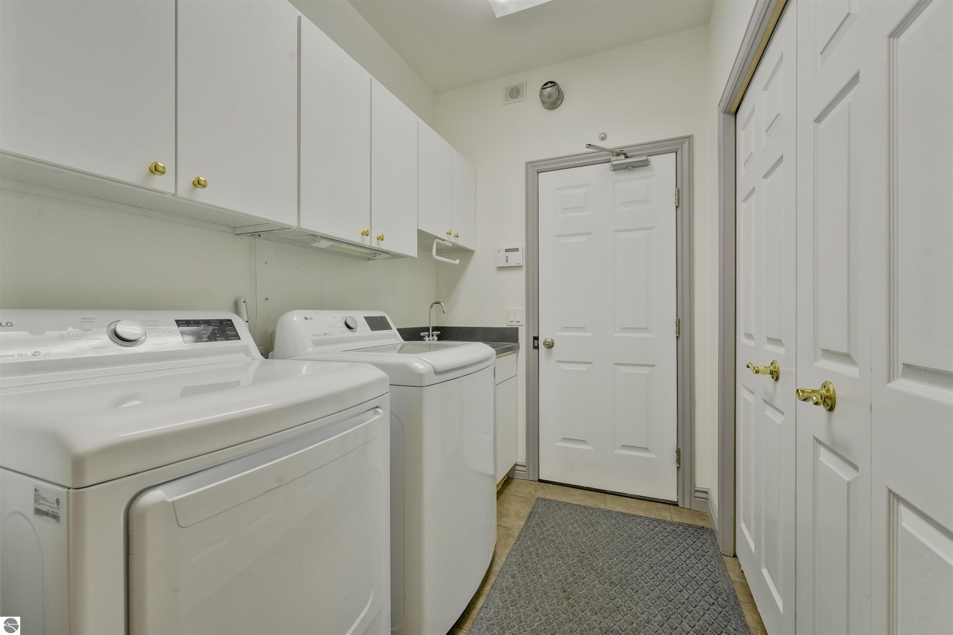 4099 Hidden Creek