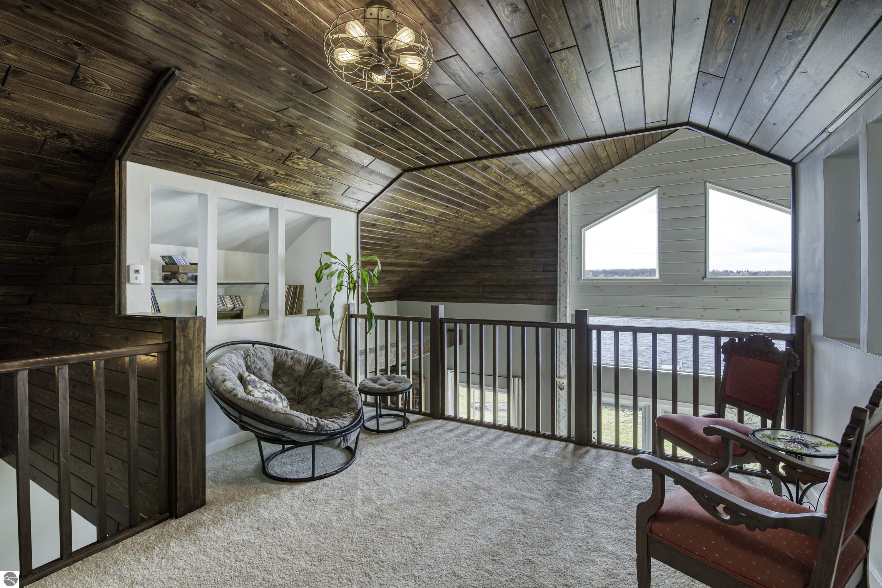 919 Lake Drive