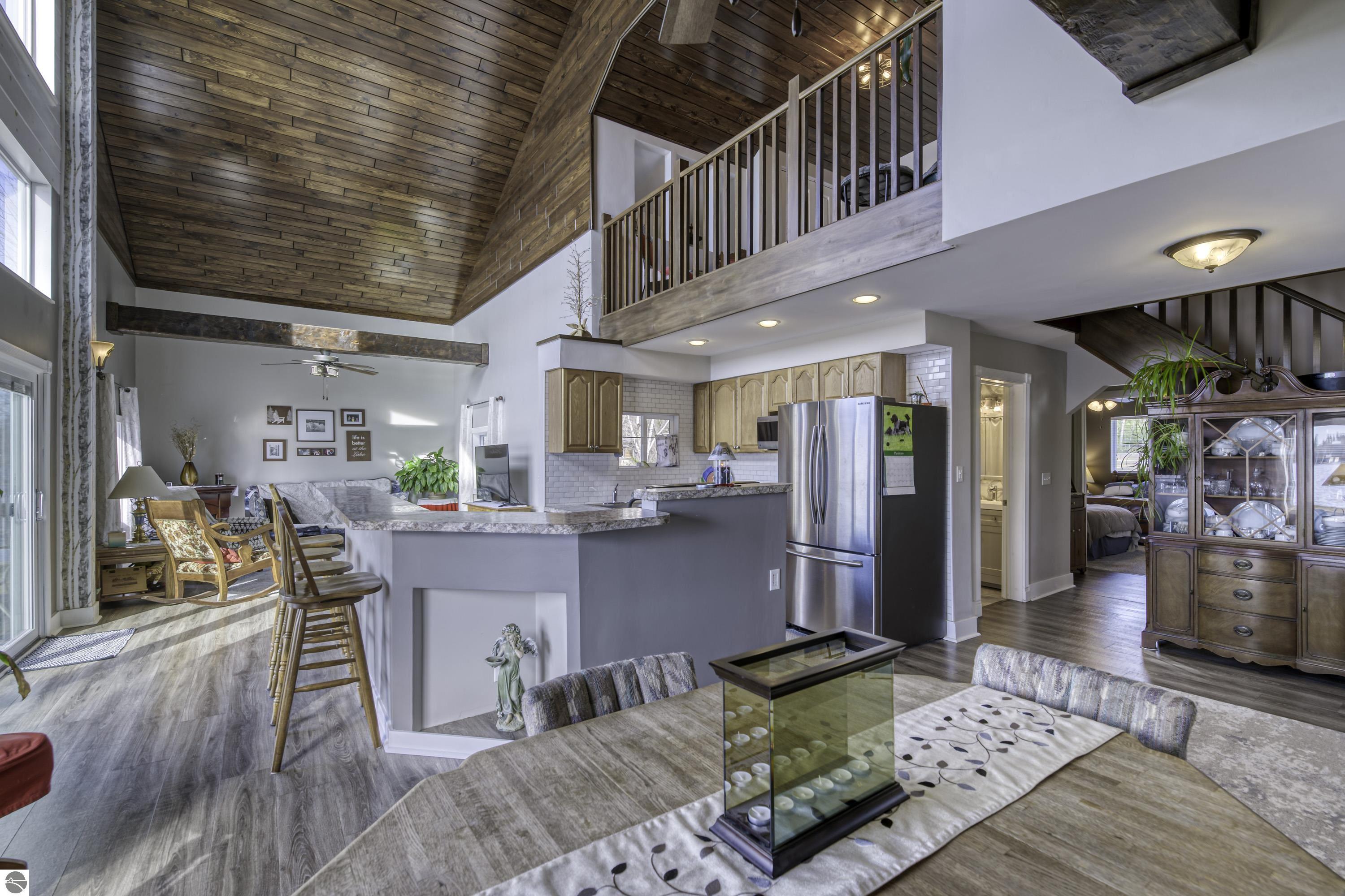 919 Lake Drive