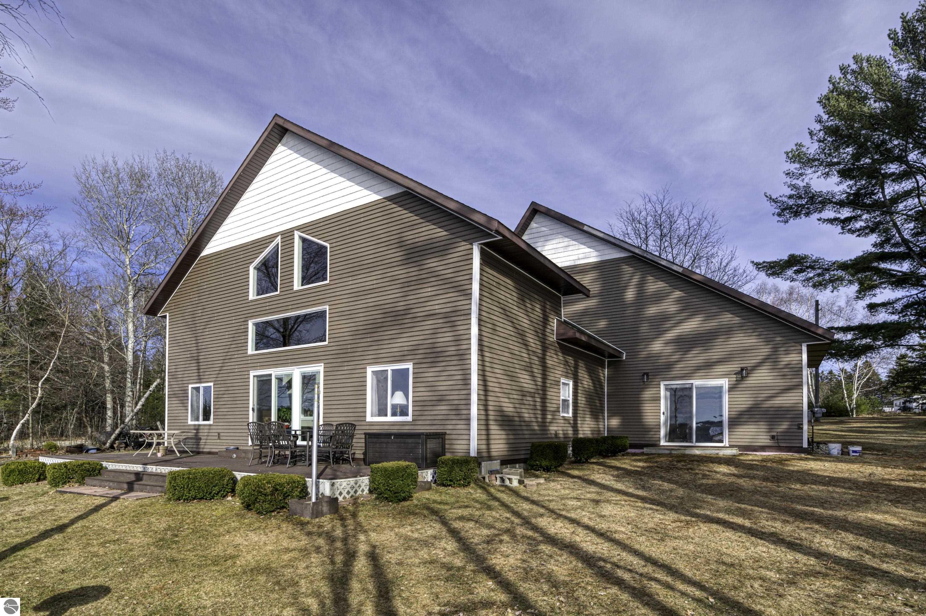 919 Lake Drive