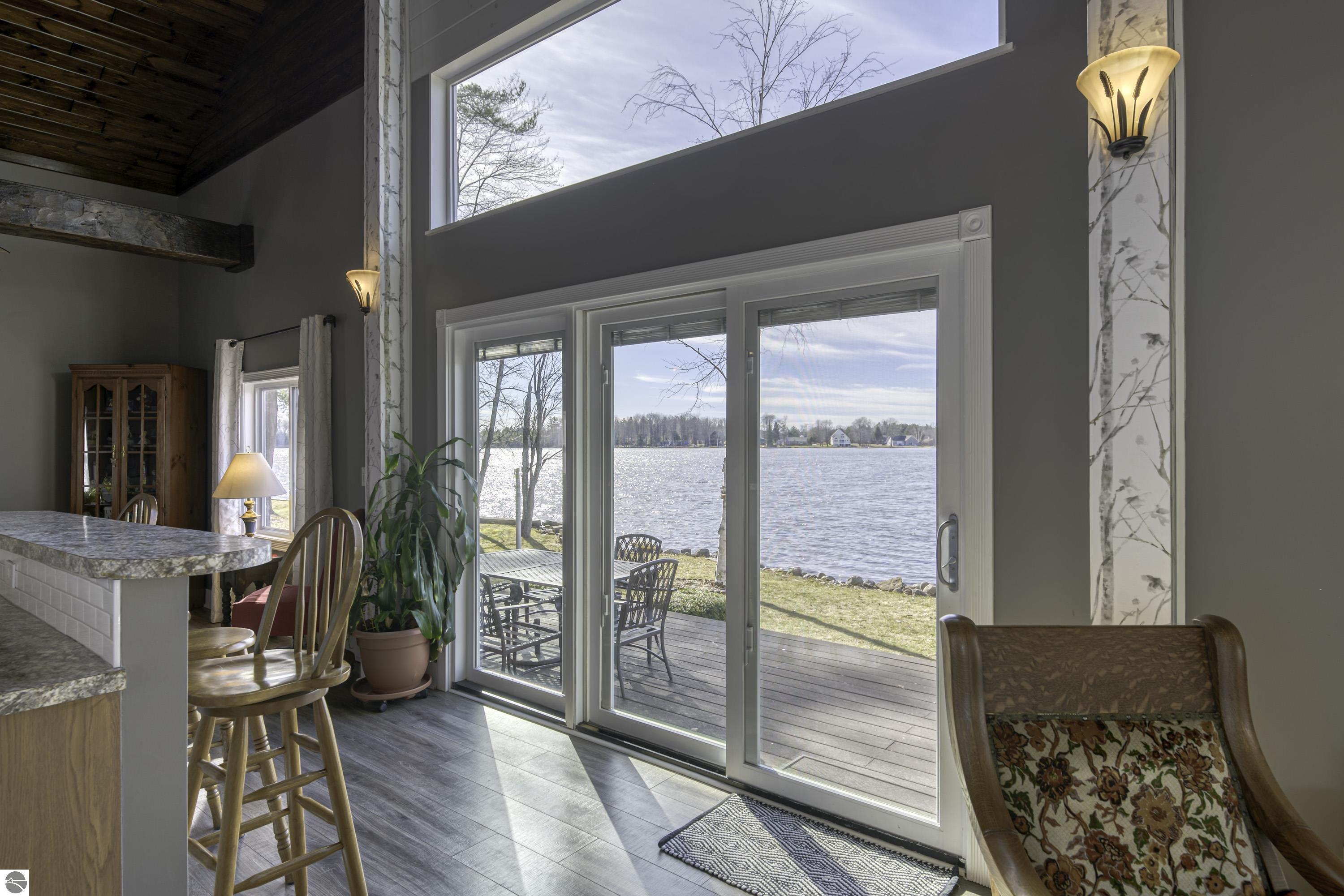 919 Lake Drive