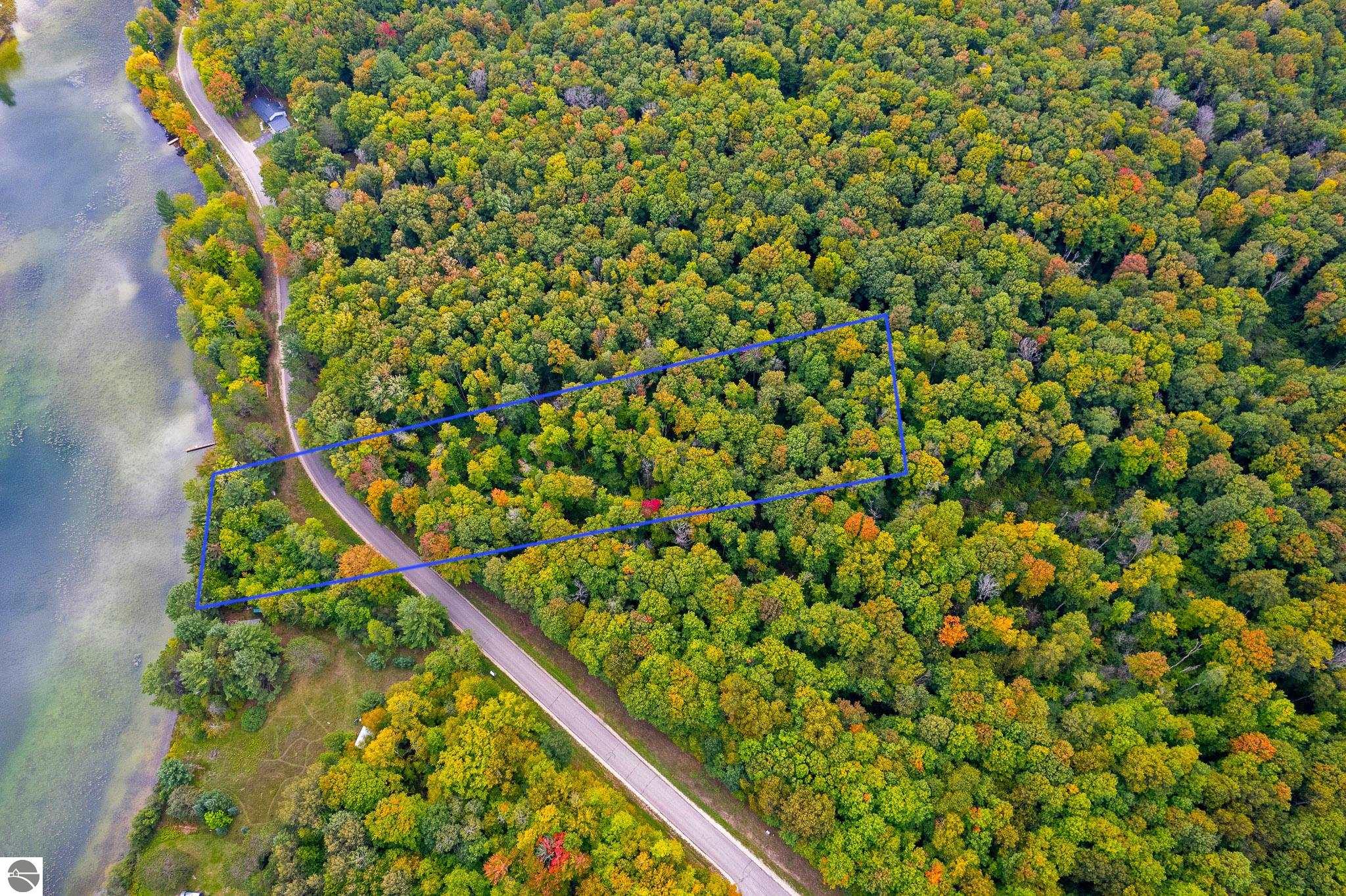11606 Twin Lake Road, NE