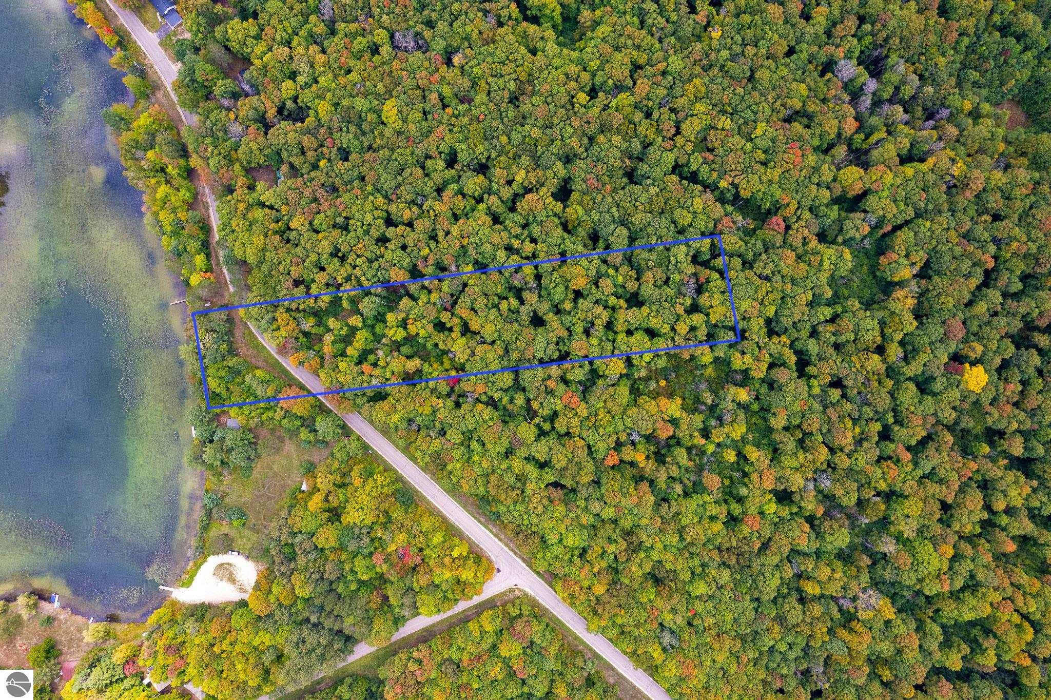 11606 Twin Lake Road, NE