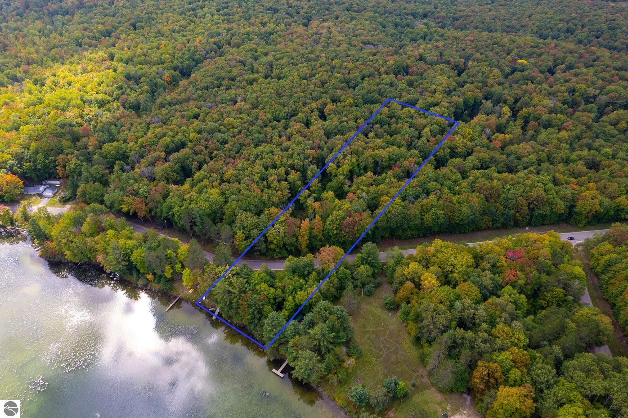 11606 Twin Lake Road, NE