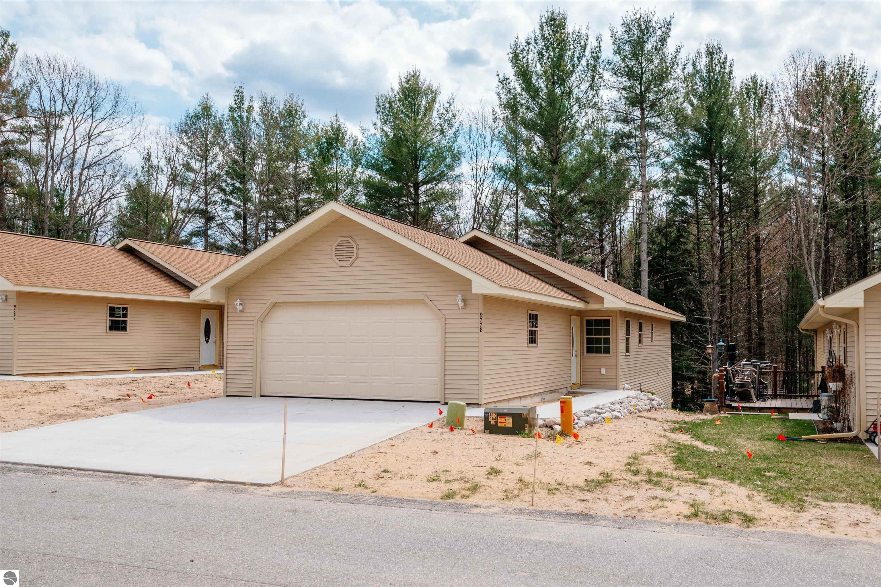 9778 Deer Track Court # 4