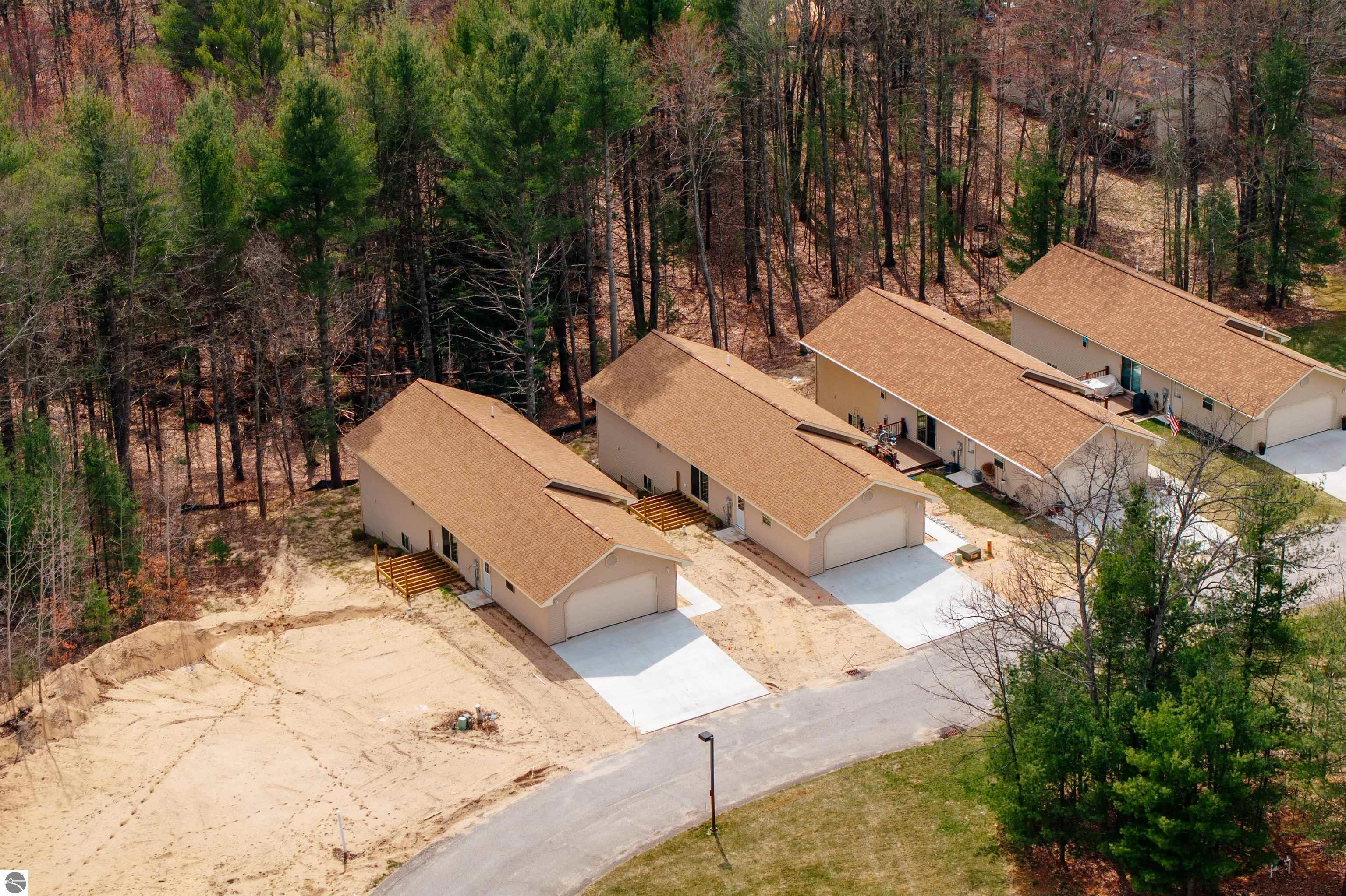 9778 Deer Track Court # 4
