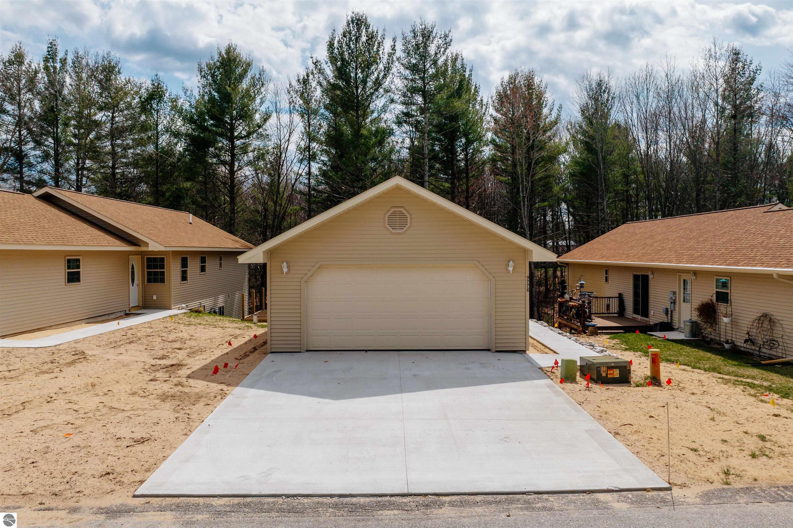 9778 Deer Track Court # 4