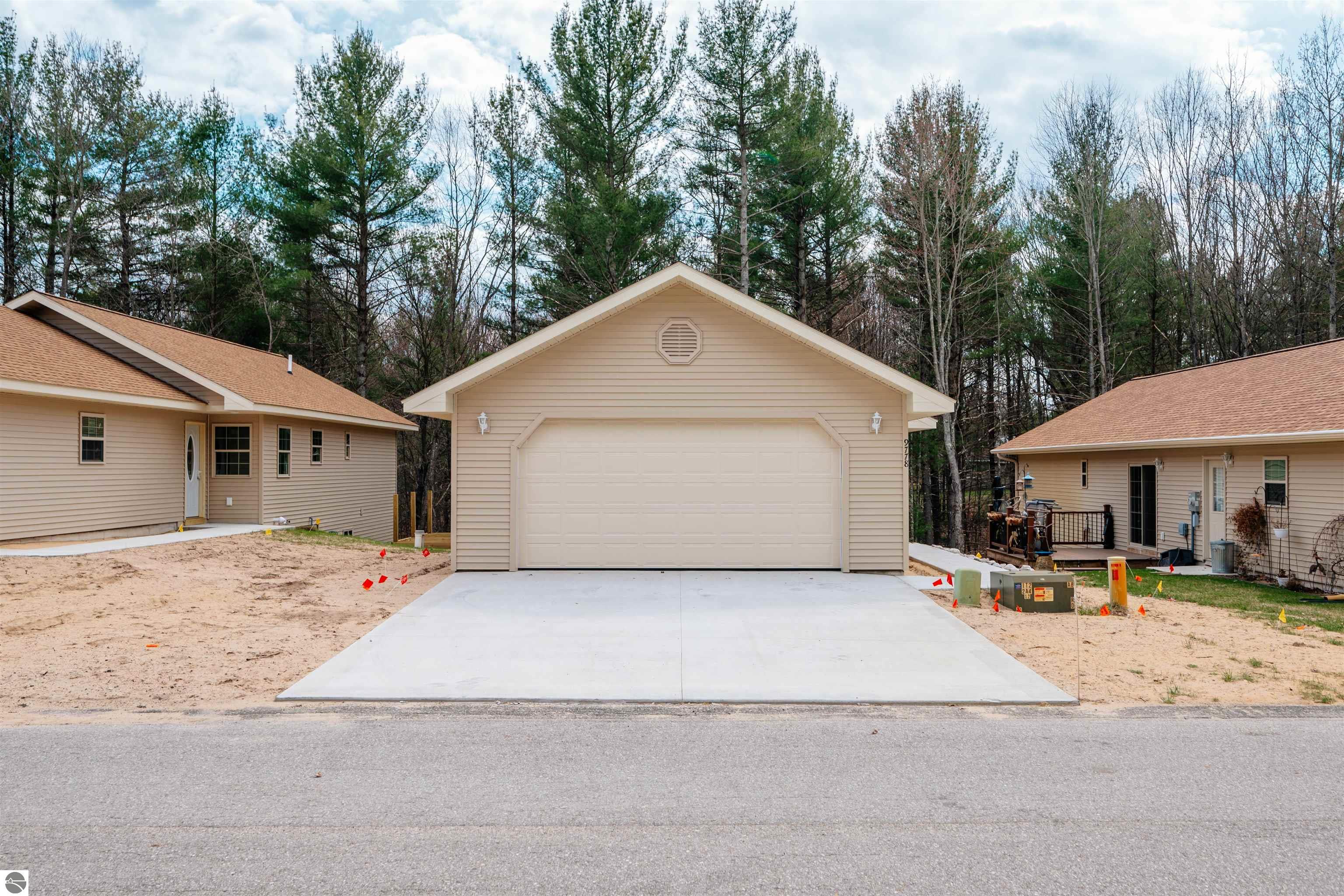 9778 Deer Track Court # 4