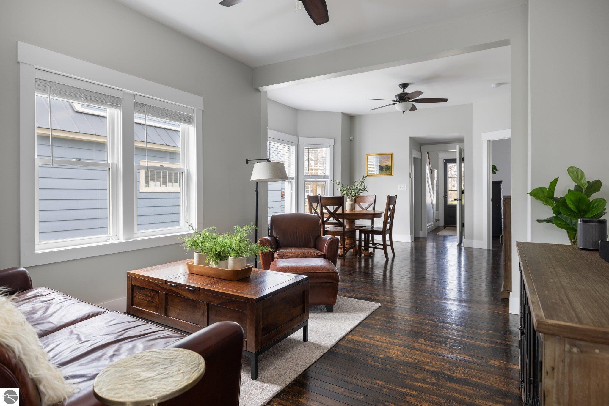 321 W Eleventh Street