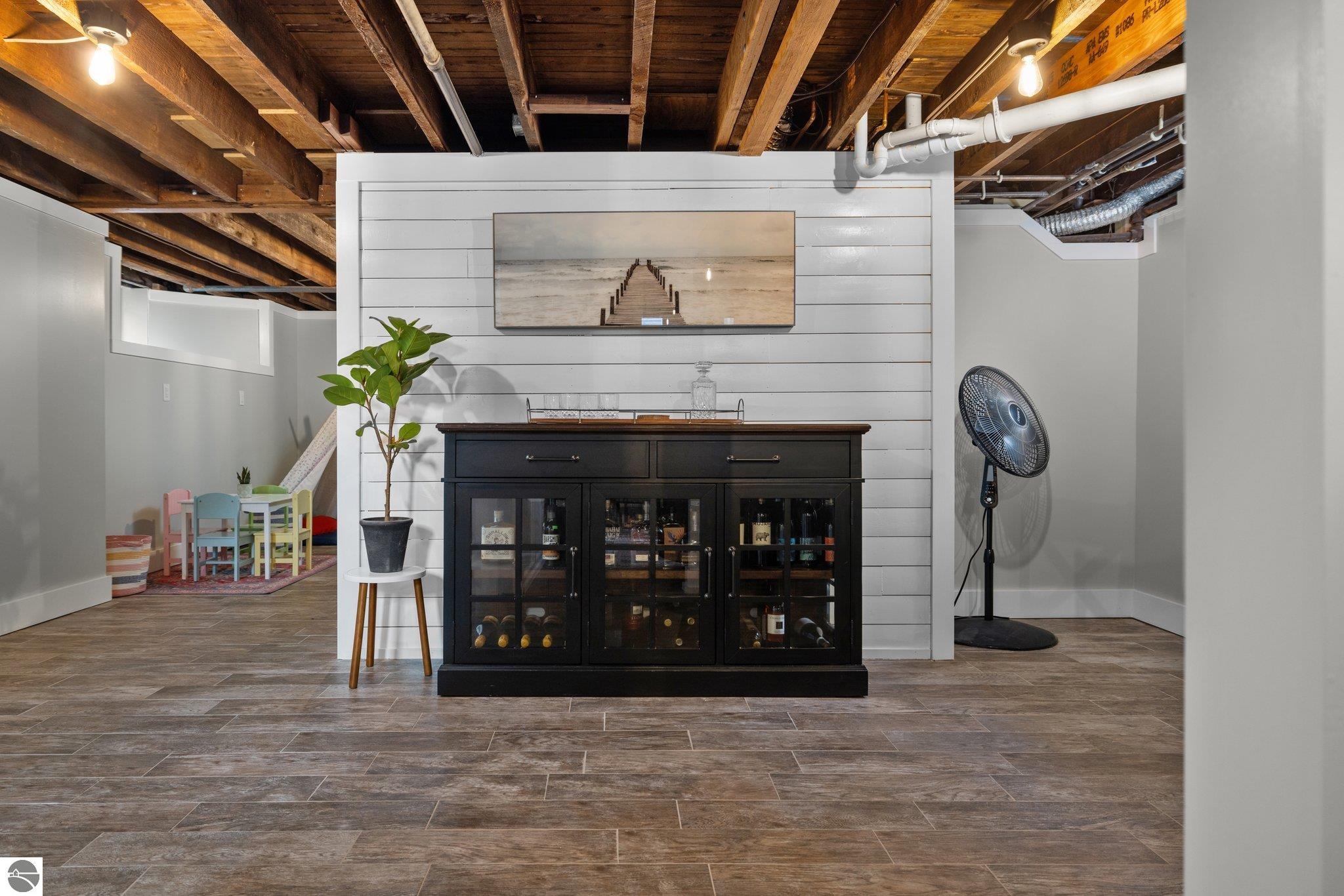 321 W Eleventh Street