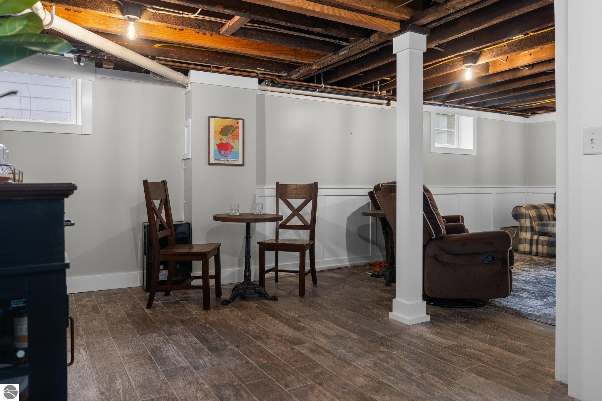 321 W Eleventh Street