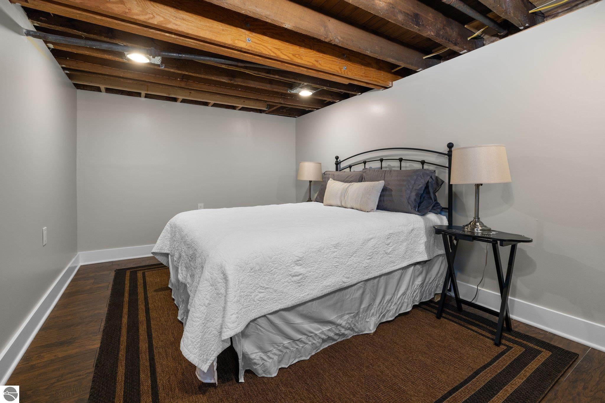 321 W Eleventh Street