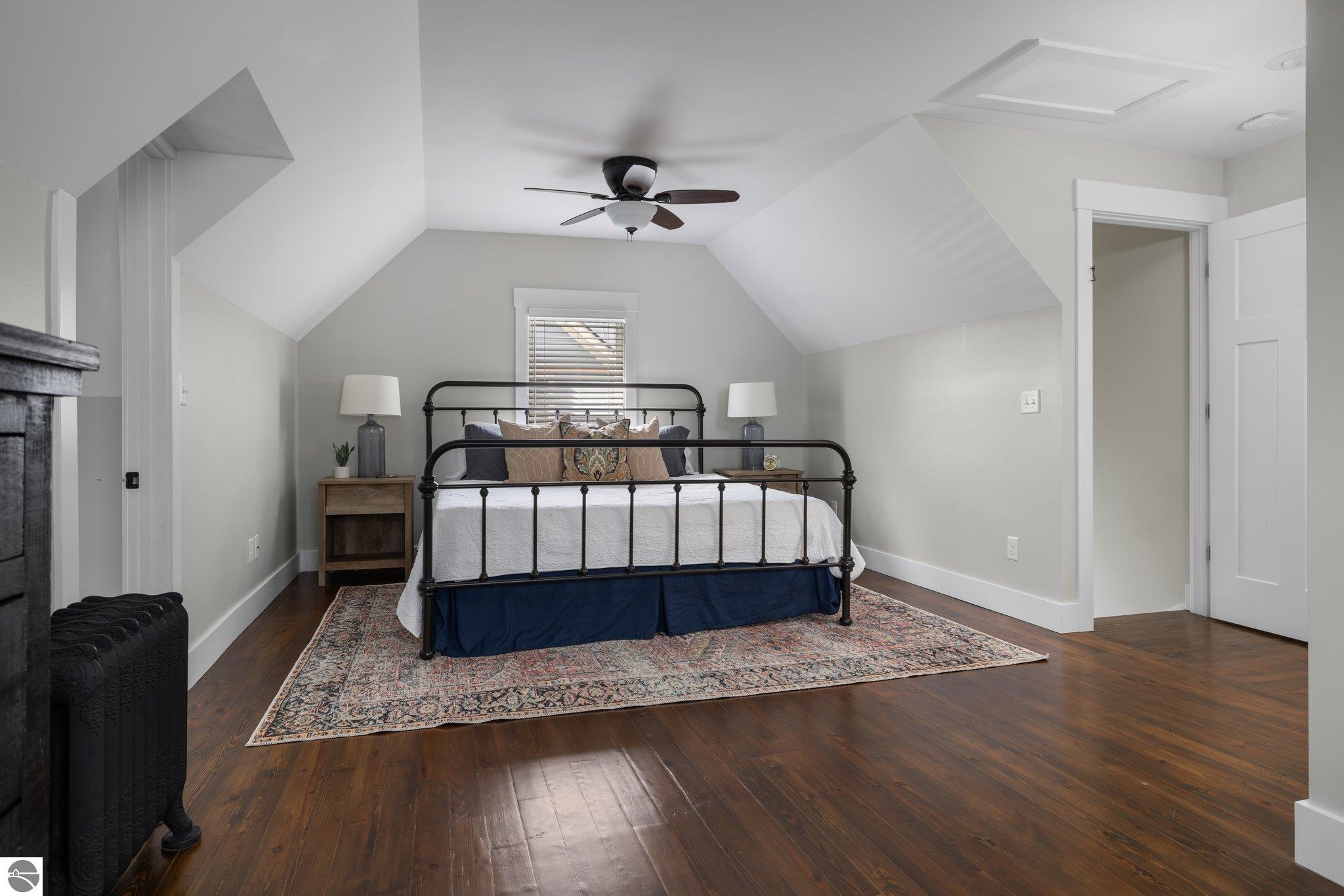 321 W Eleventh Street