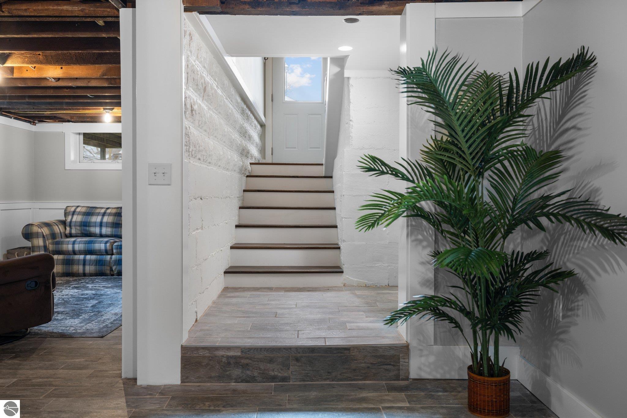 321 W Eleventh Street