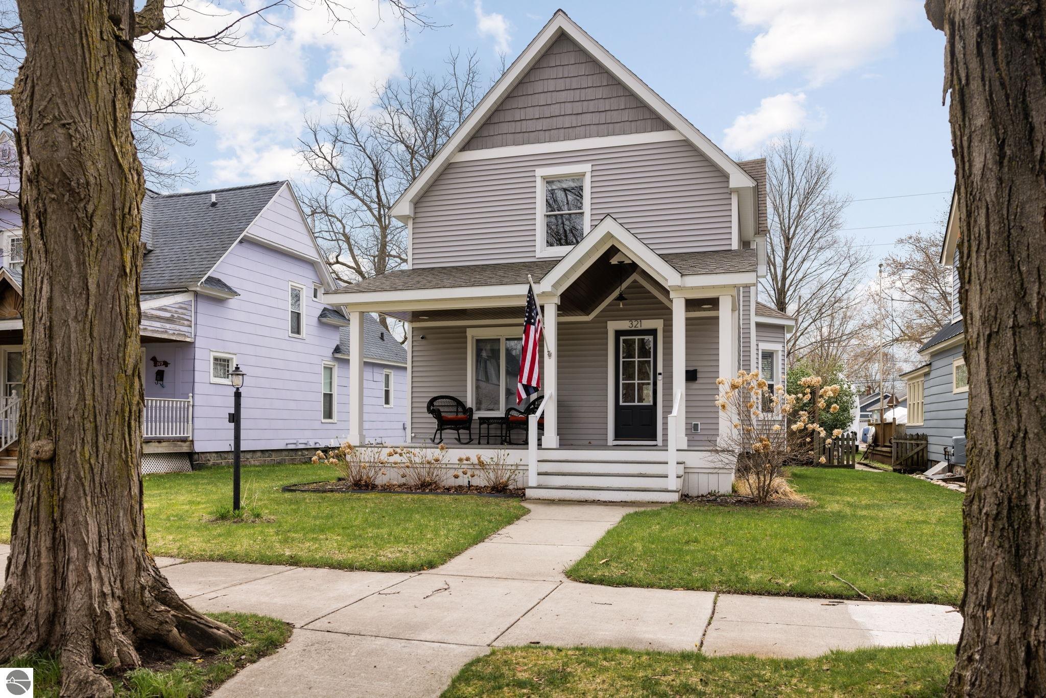 321 W Eleventh Street