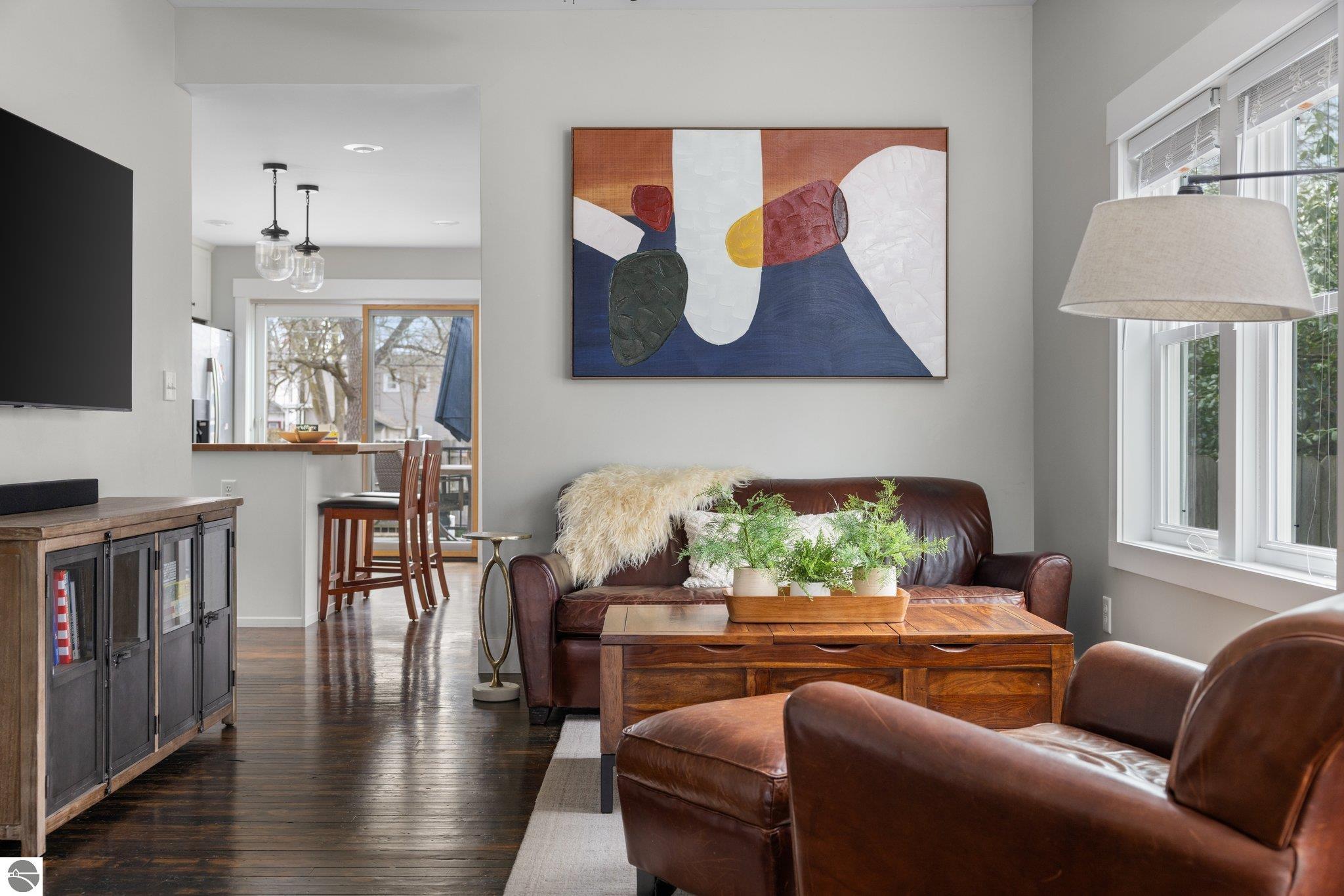 321 W Eleventh Street