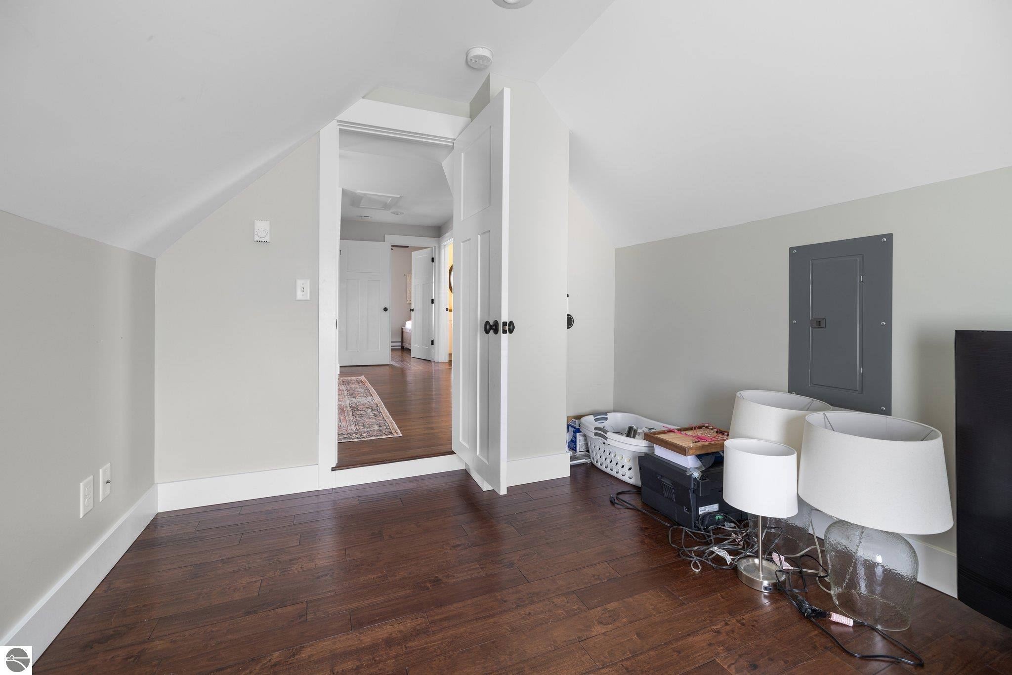 321 W Eleventh Street