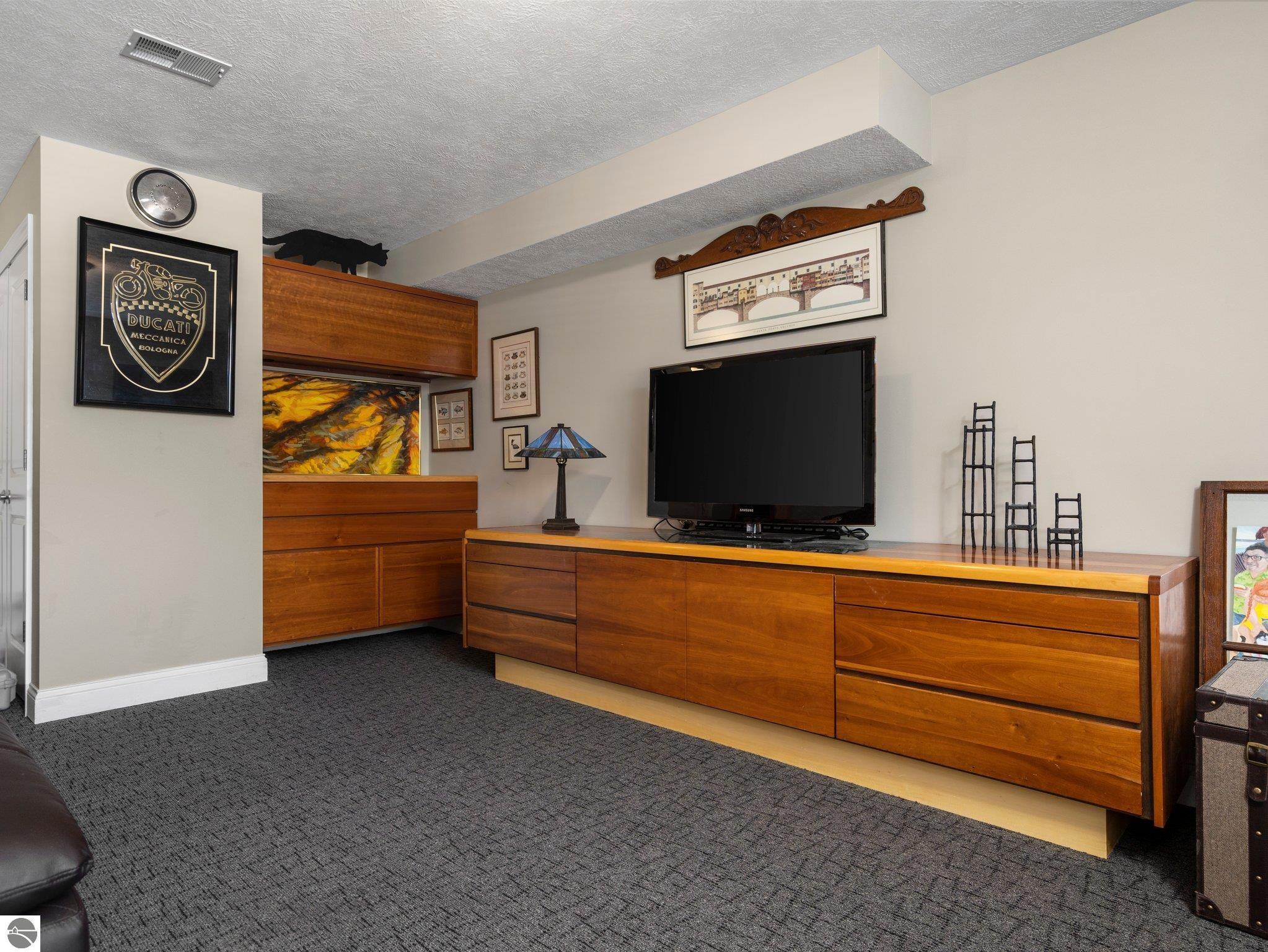 151 Railroad Avenue Unit: D/15