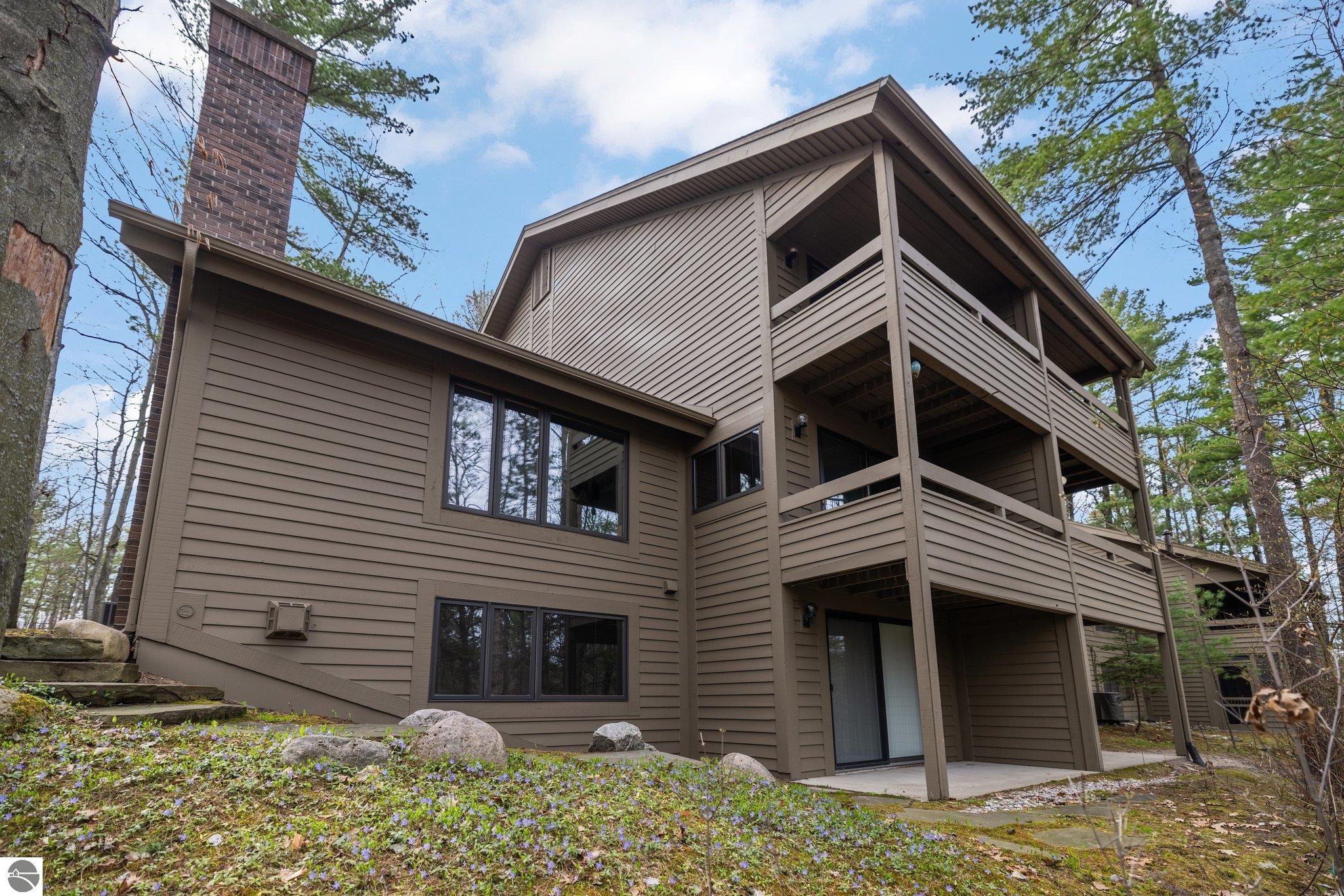 6247 Summit Court