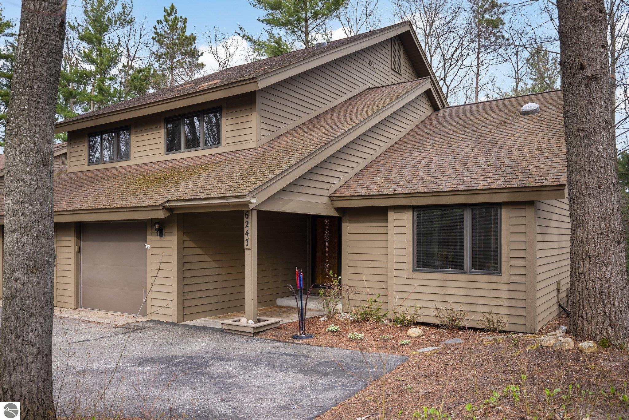 6247 Summit Court