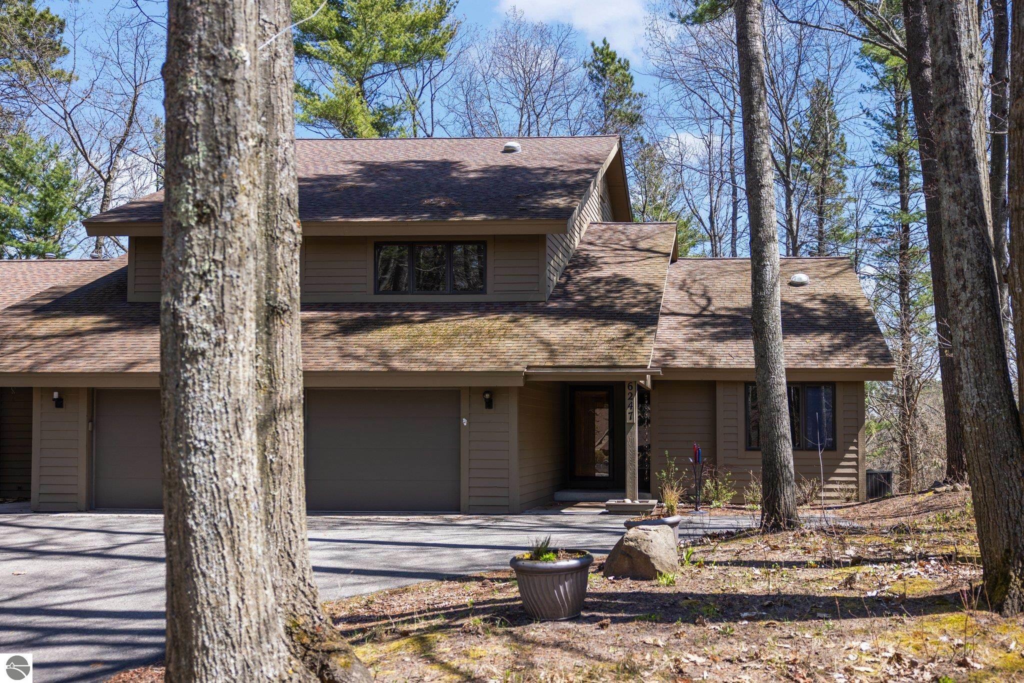 6247 Summit Court