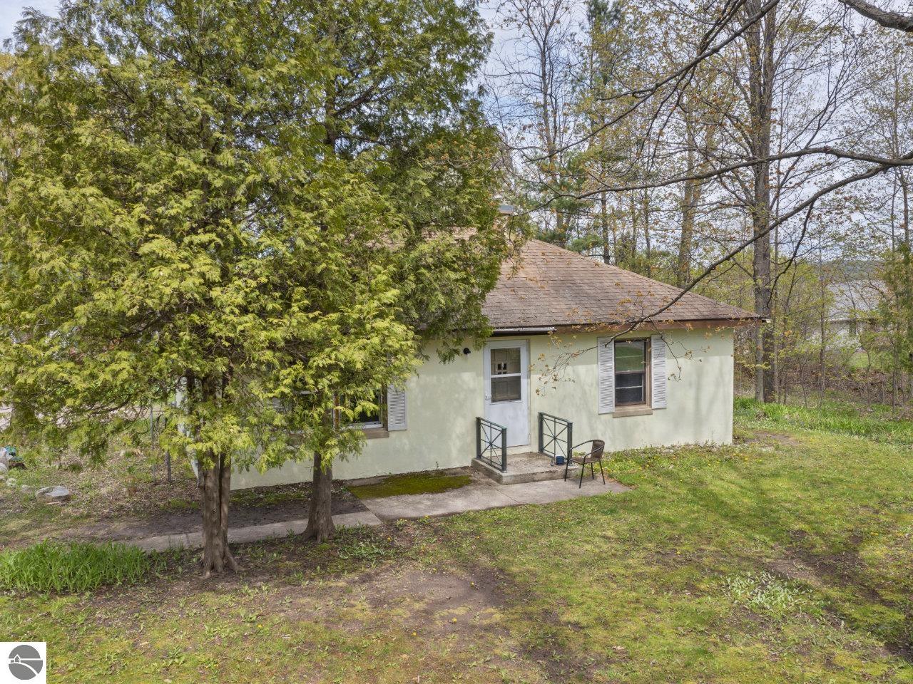 6092 Frankfort Highway