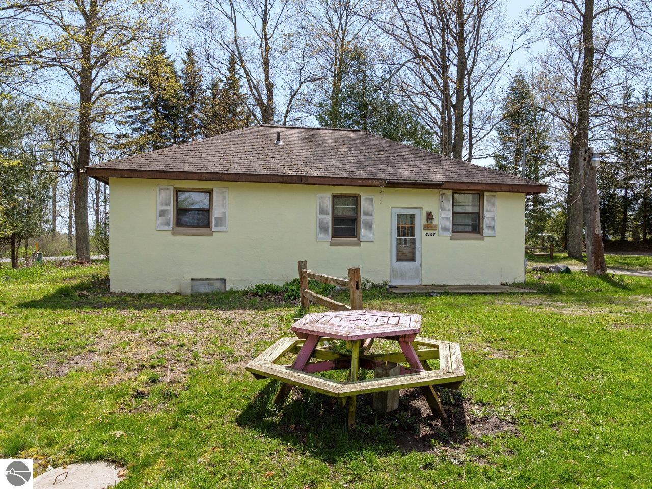 6092 Frankfort Highway