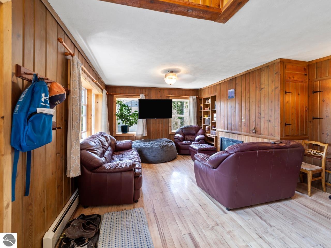 6092 Frankfort Highway