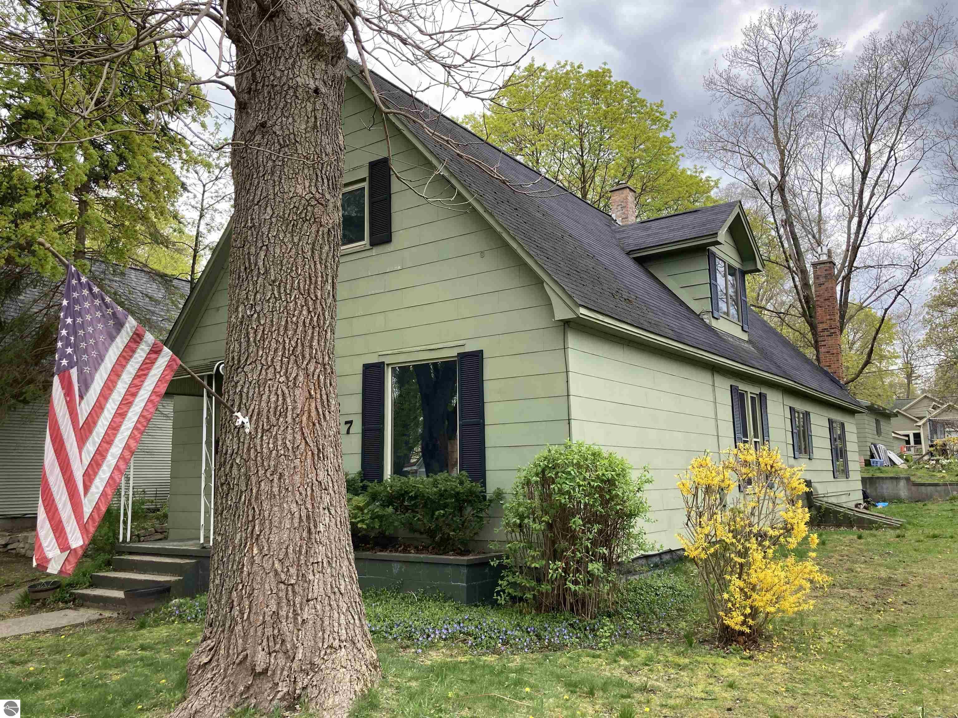 437 Monroe Street