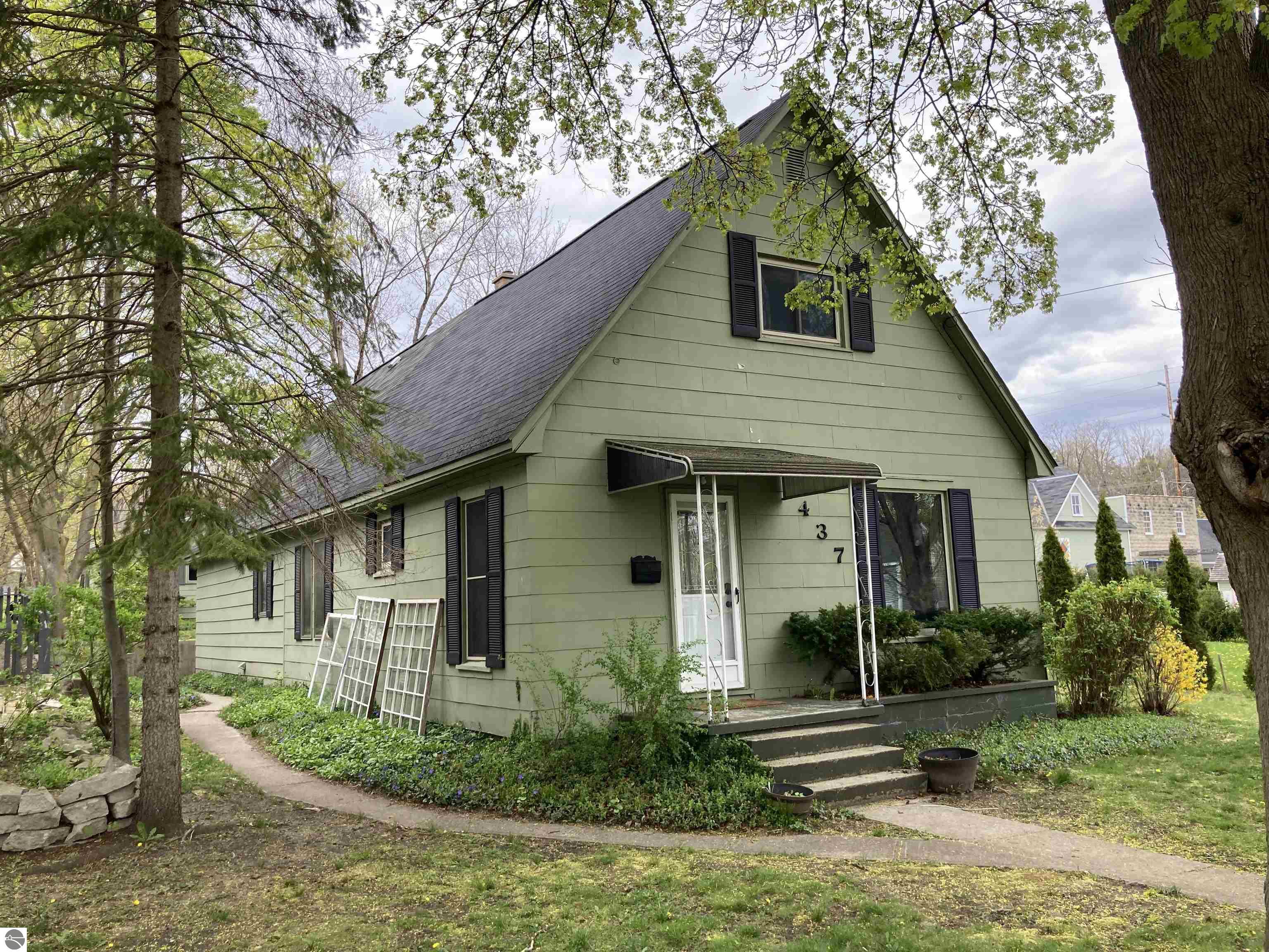 437 Monroe Street