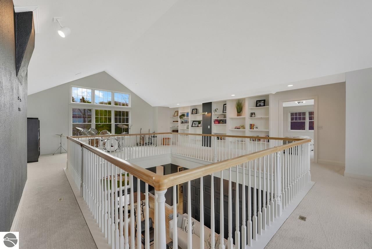 8030 S Lakeview