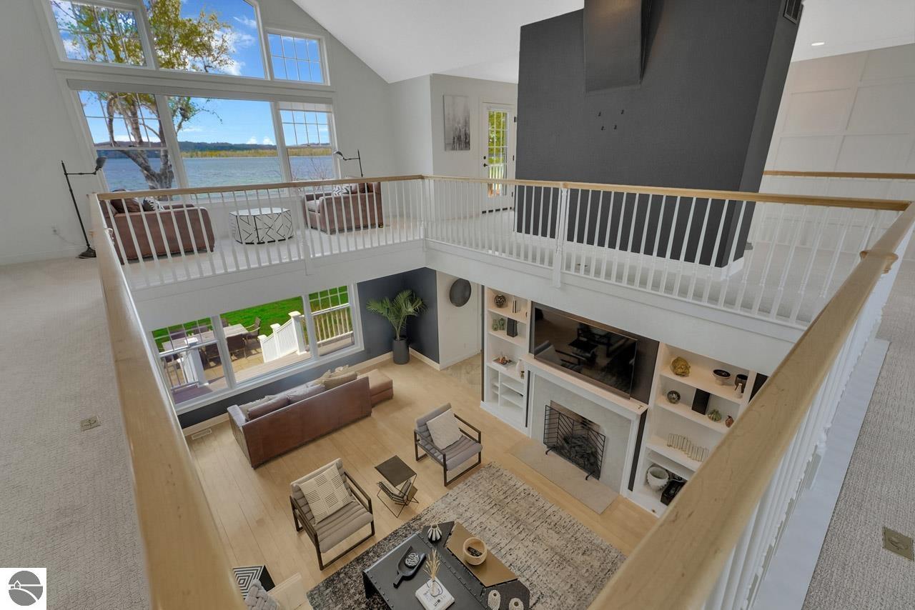8030 S Lakeview