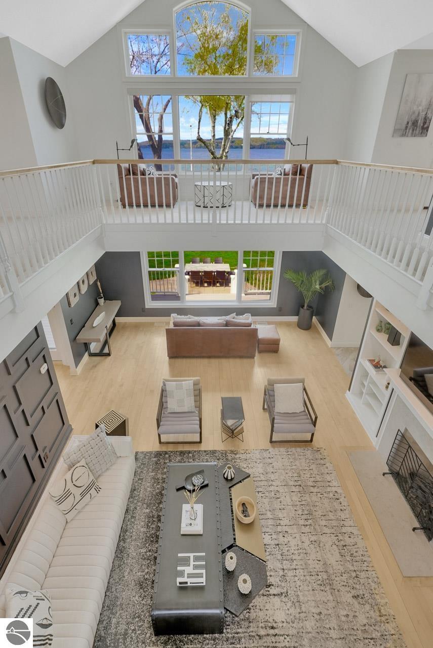 8030 S Lakeview