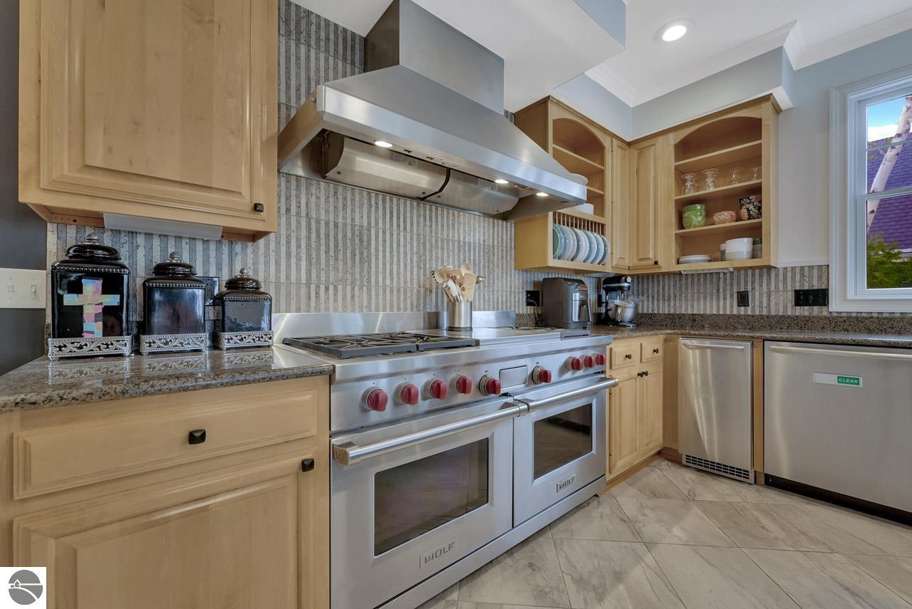8030 S Lakeview