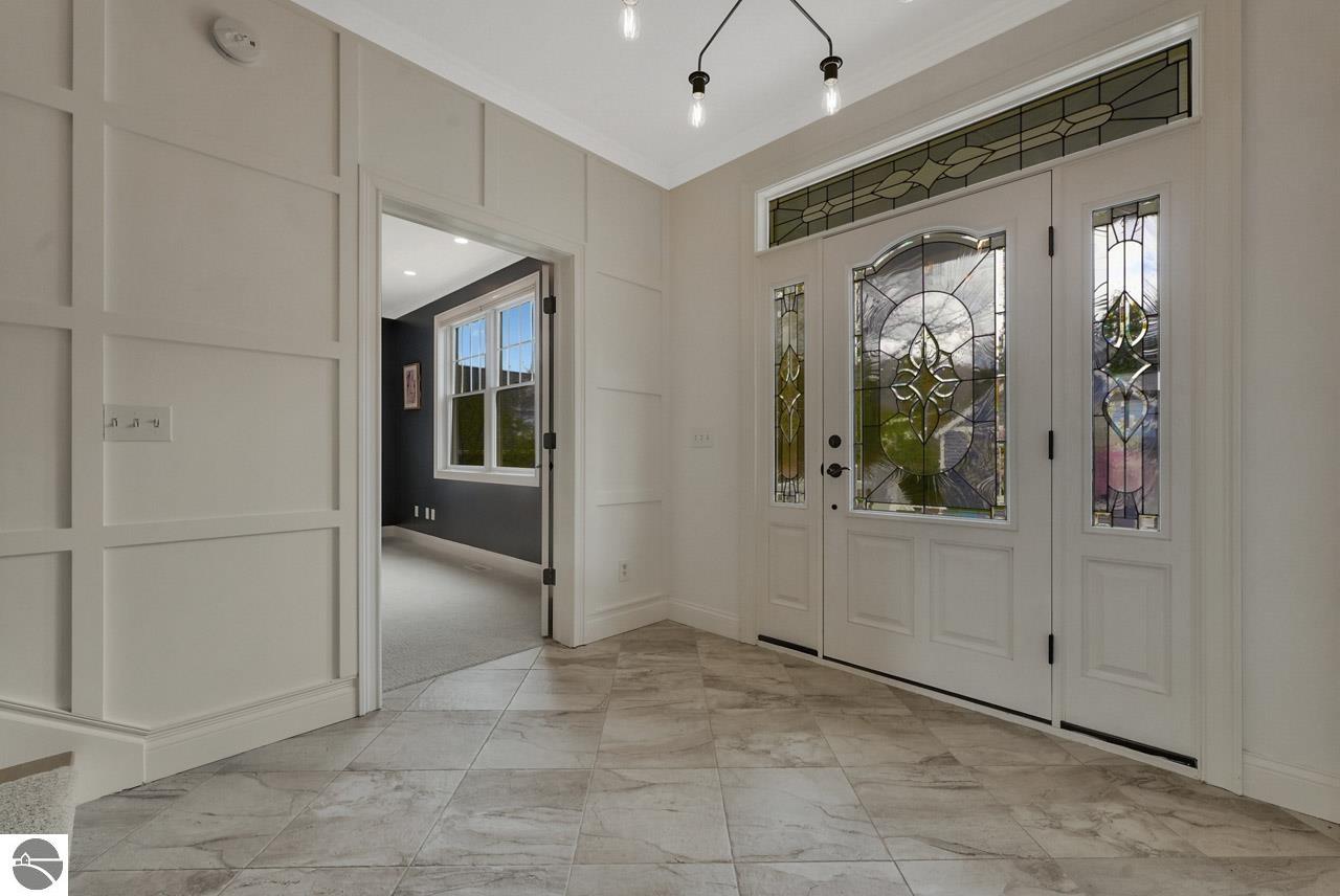 8030 S Lakeview